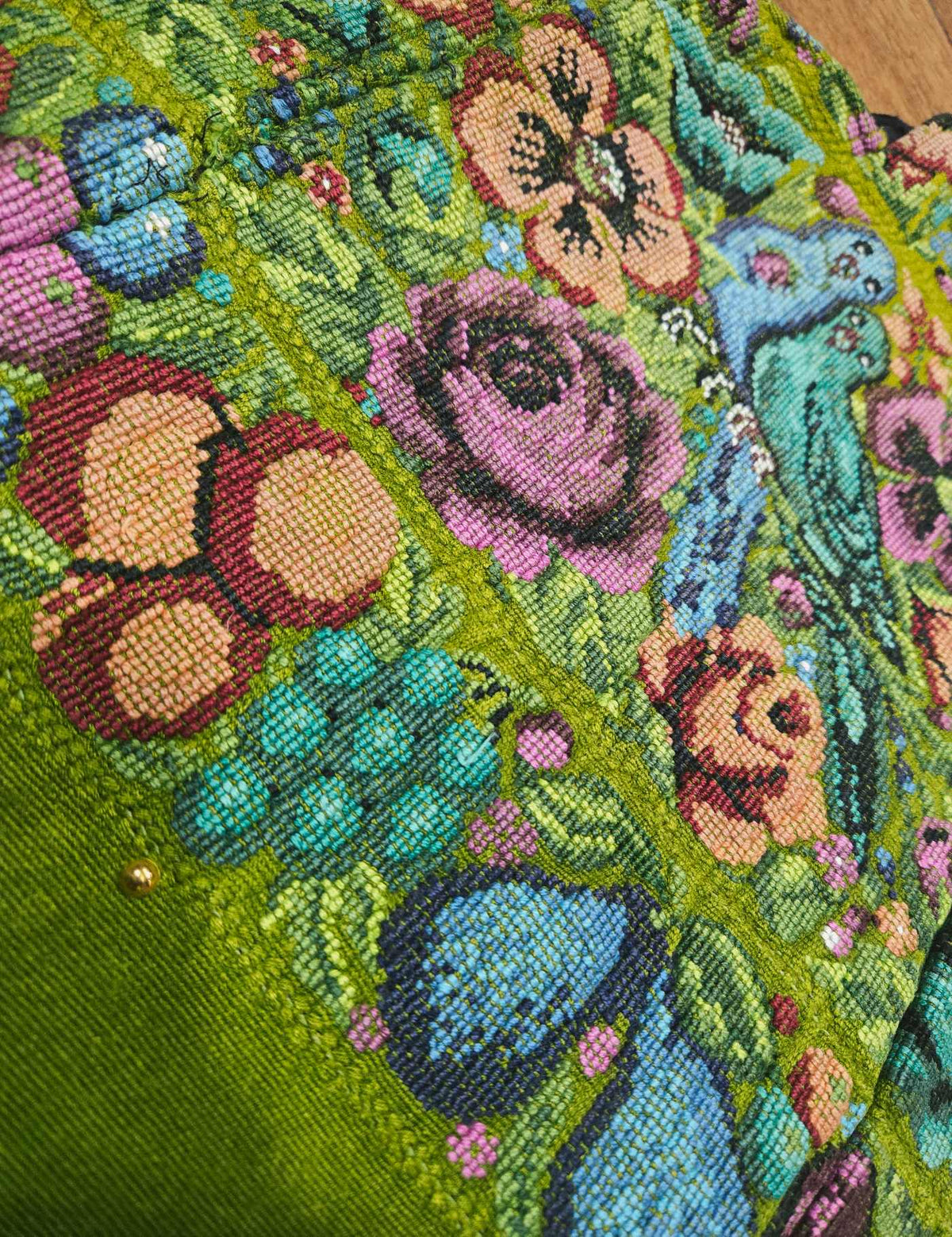 Floral on Kelly Green Comalapa Huipil #10-75