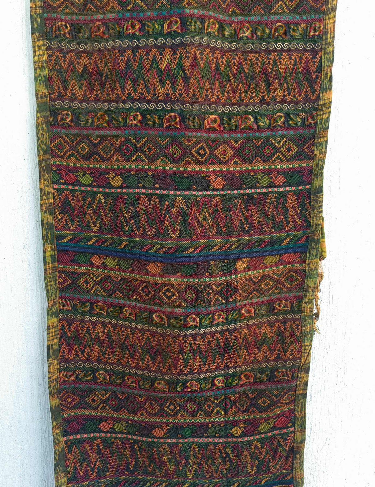Brown color, design of flowers, mountains and birds Chichicastenango Camino de mesa #10-180