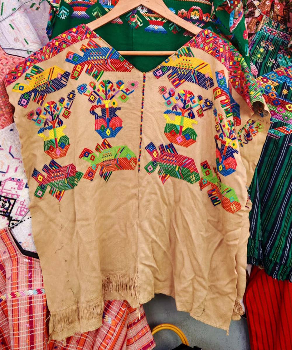 Nahuala huipil with flower and fish