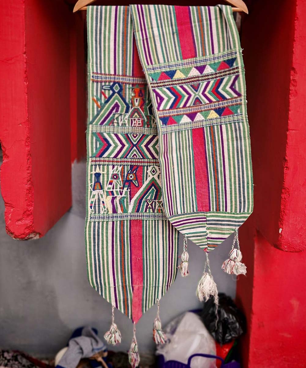 Guatemalan huipil - vintage textile