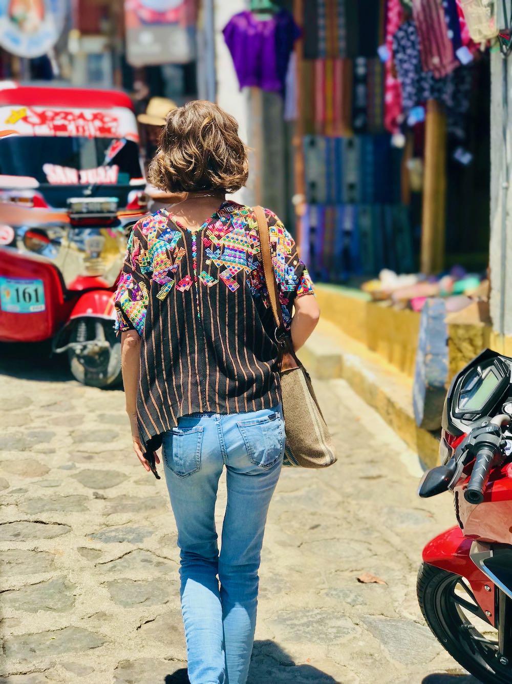 Guatemalan textiles, huipil - Lamour Artisans