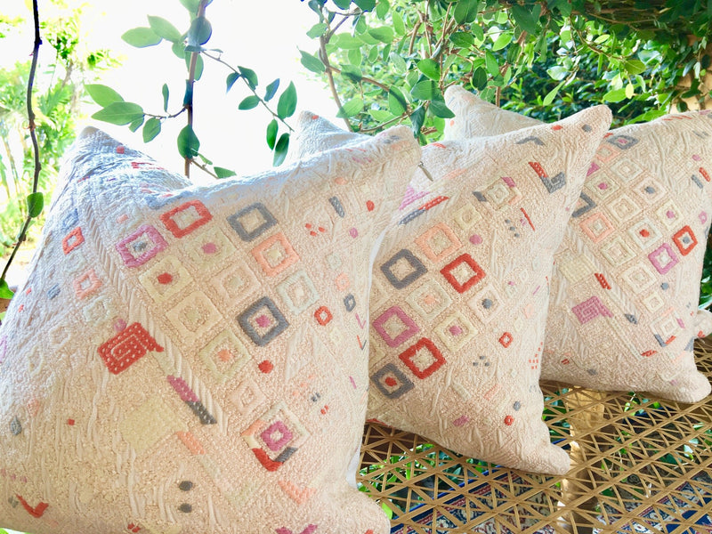 Guatemalan textiles, huipil pillow - Lamour Artisans