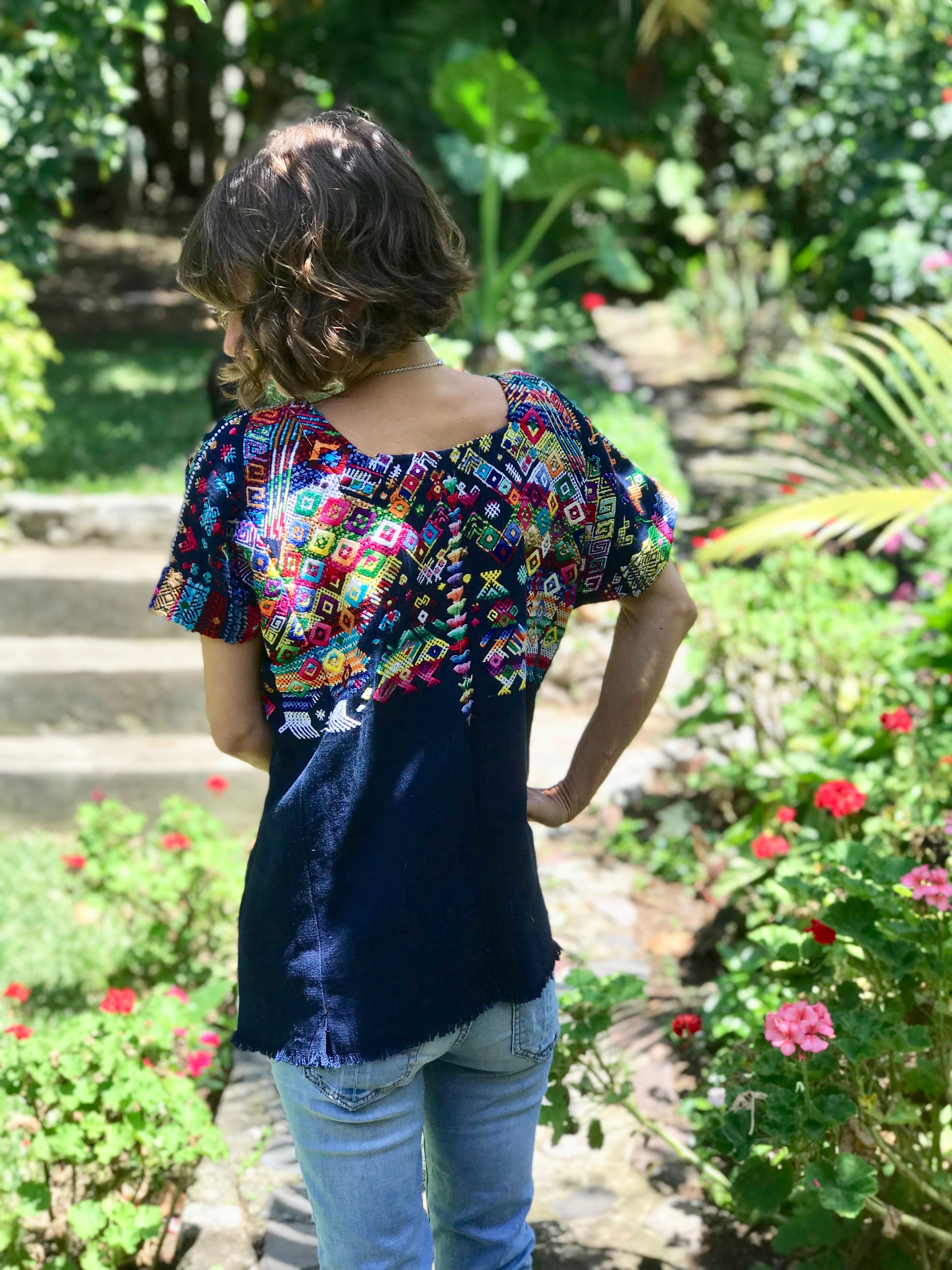 Guatemalan textiles, huipil - Lamour Artisans