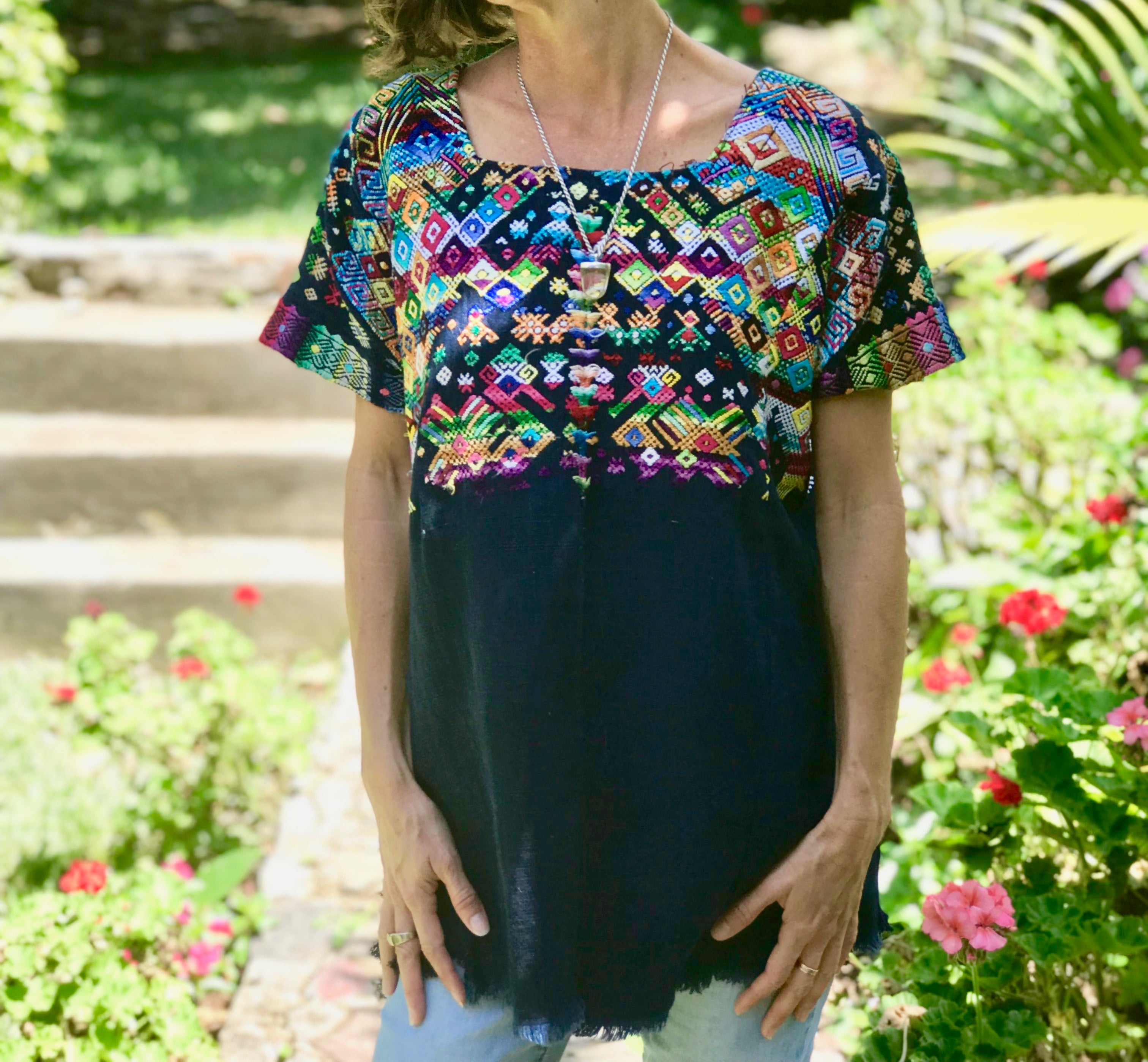 Guatemalan textiles, huipil - Lamour Artisans