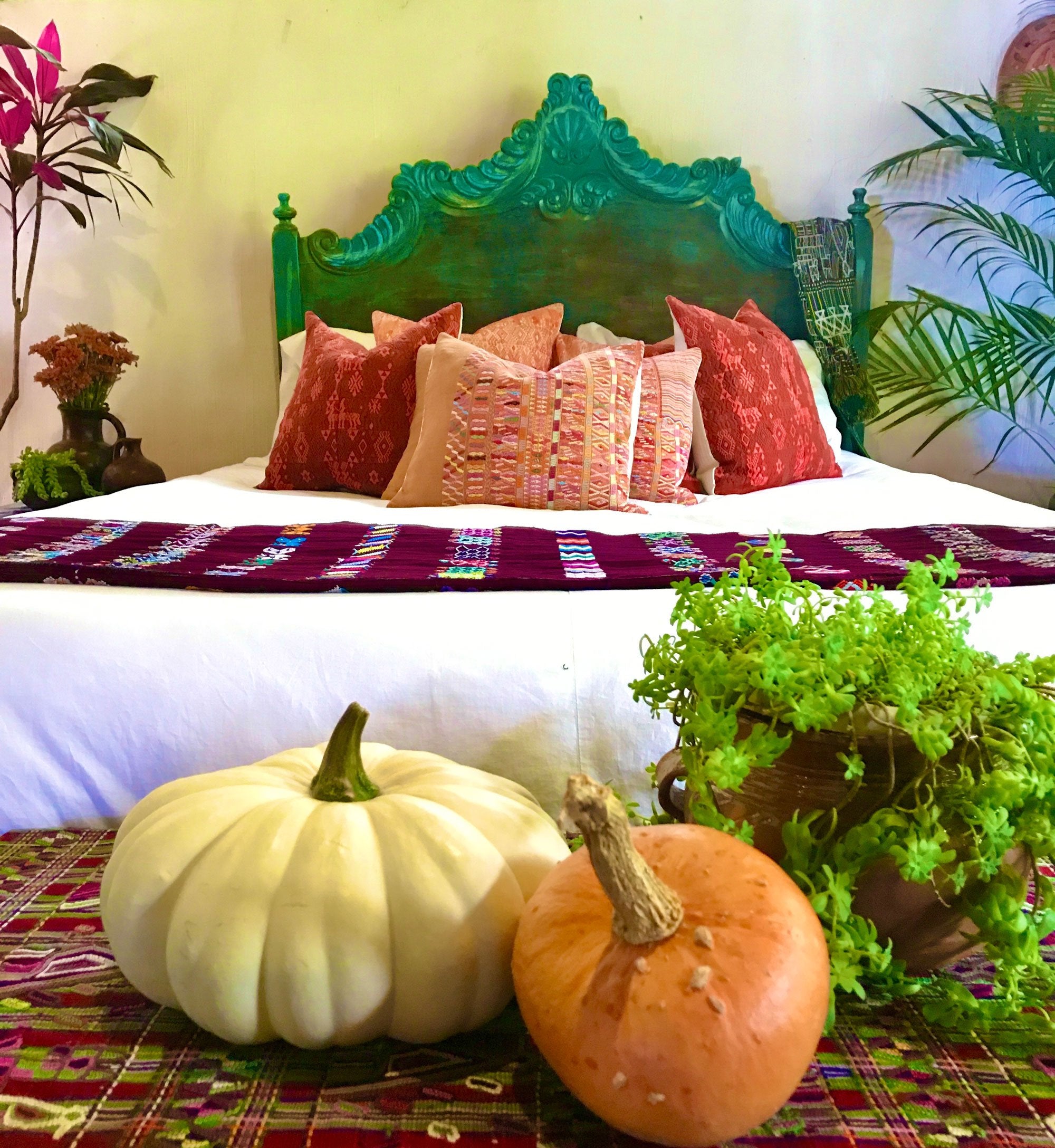 Guatemalan textiles, huipil pillow - Lamour Artisans