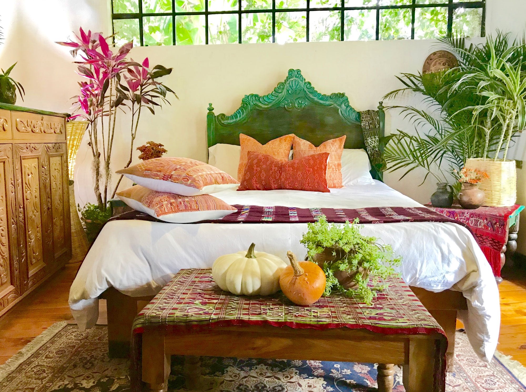 Guatemalan textiles, huipil pillow - Lamour Artisans