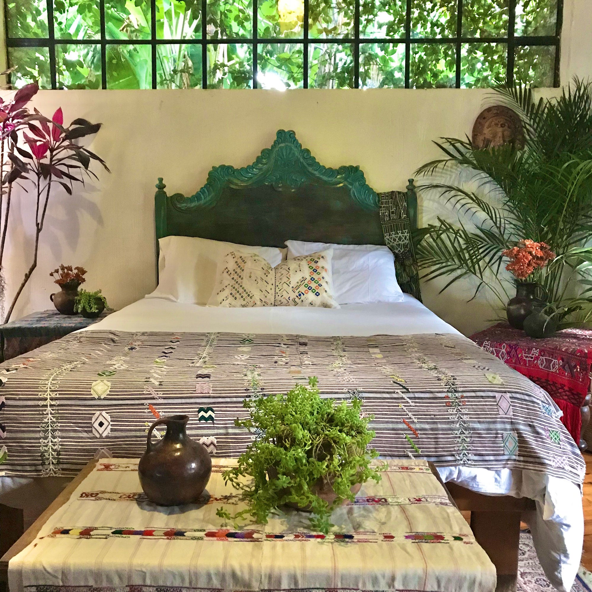 Guatemalan textiles, huipil pillow - Lamour Artisans