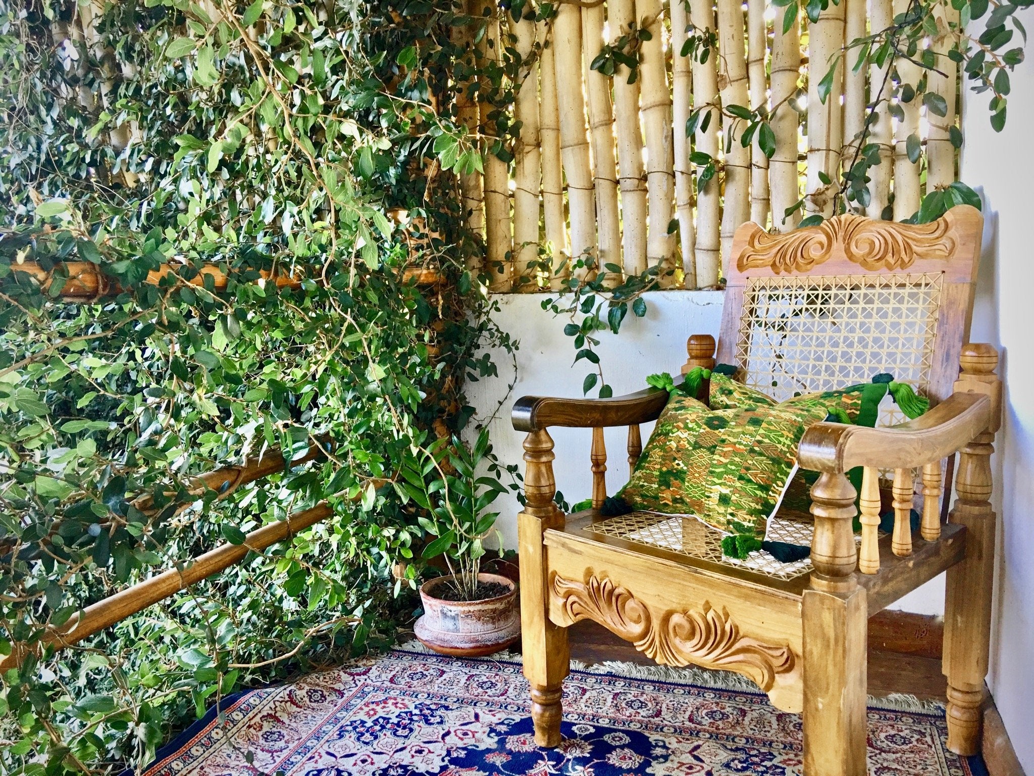 Guatemalan textiles, huipil pillow - Lamour Artisans