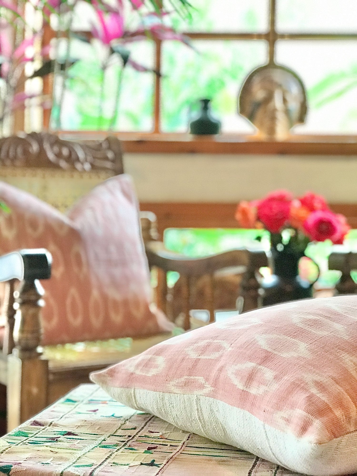 Guatemalan textiles, ikat pillow - Lamour Artisans