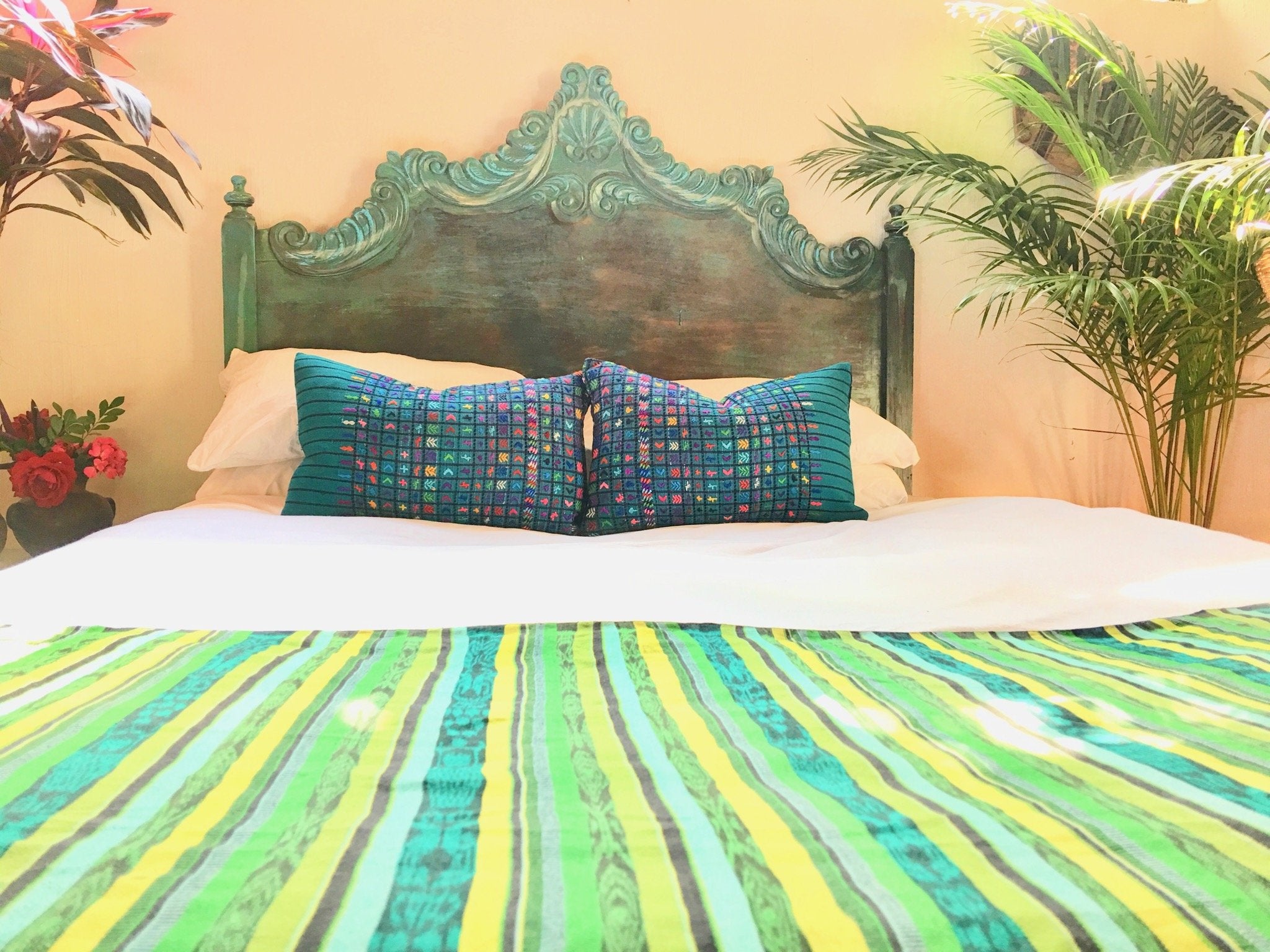 Guatemalan textiles, huipil pillow - Lamour Artisans