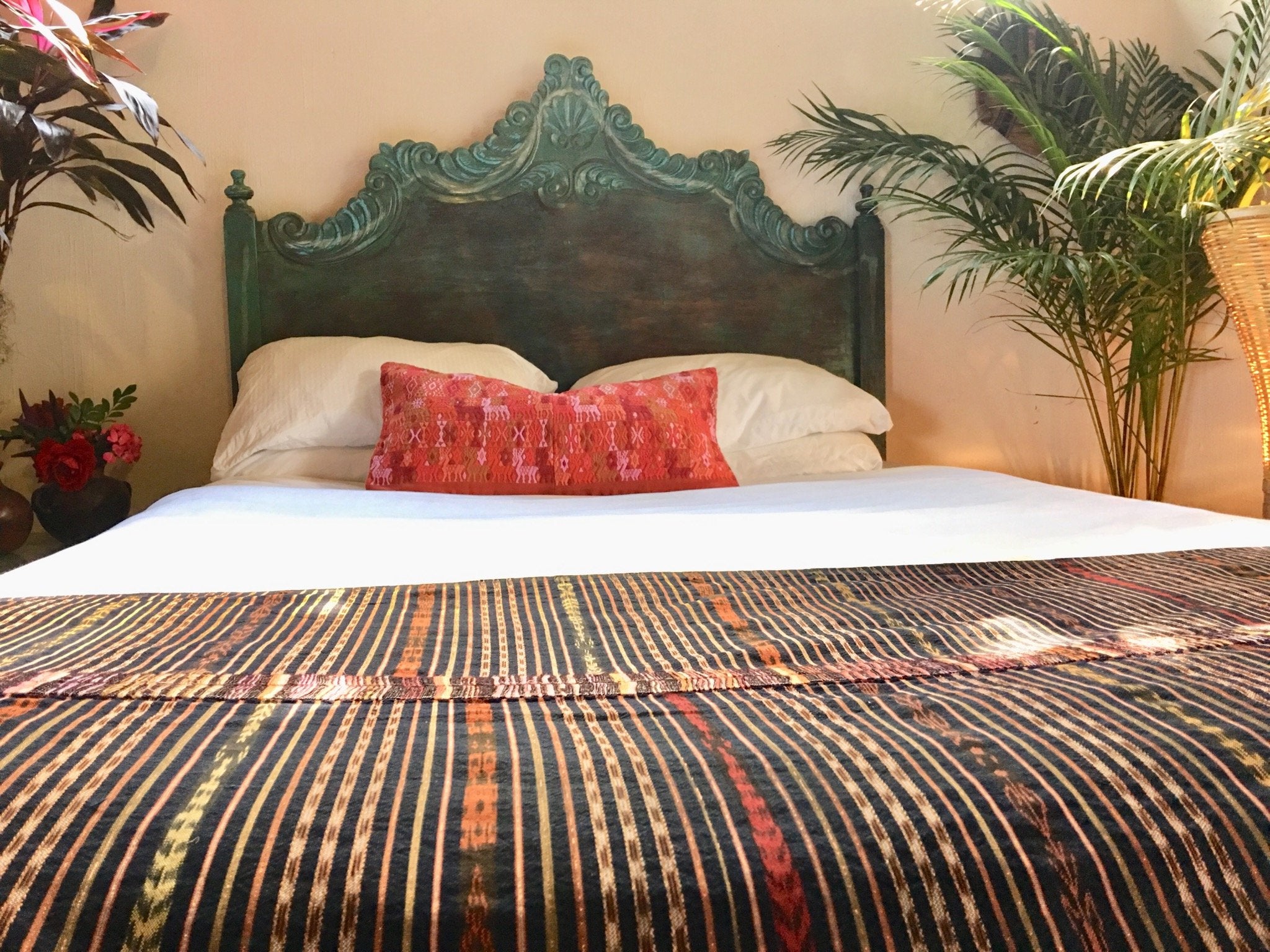 Guatemalan textiles, ikat pillow - Lamour Artisans