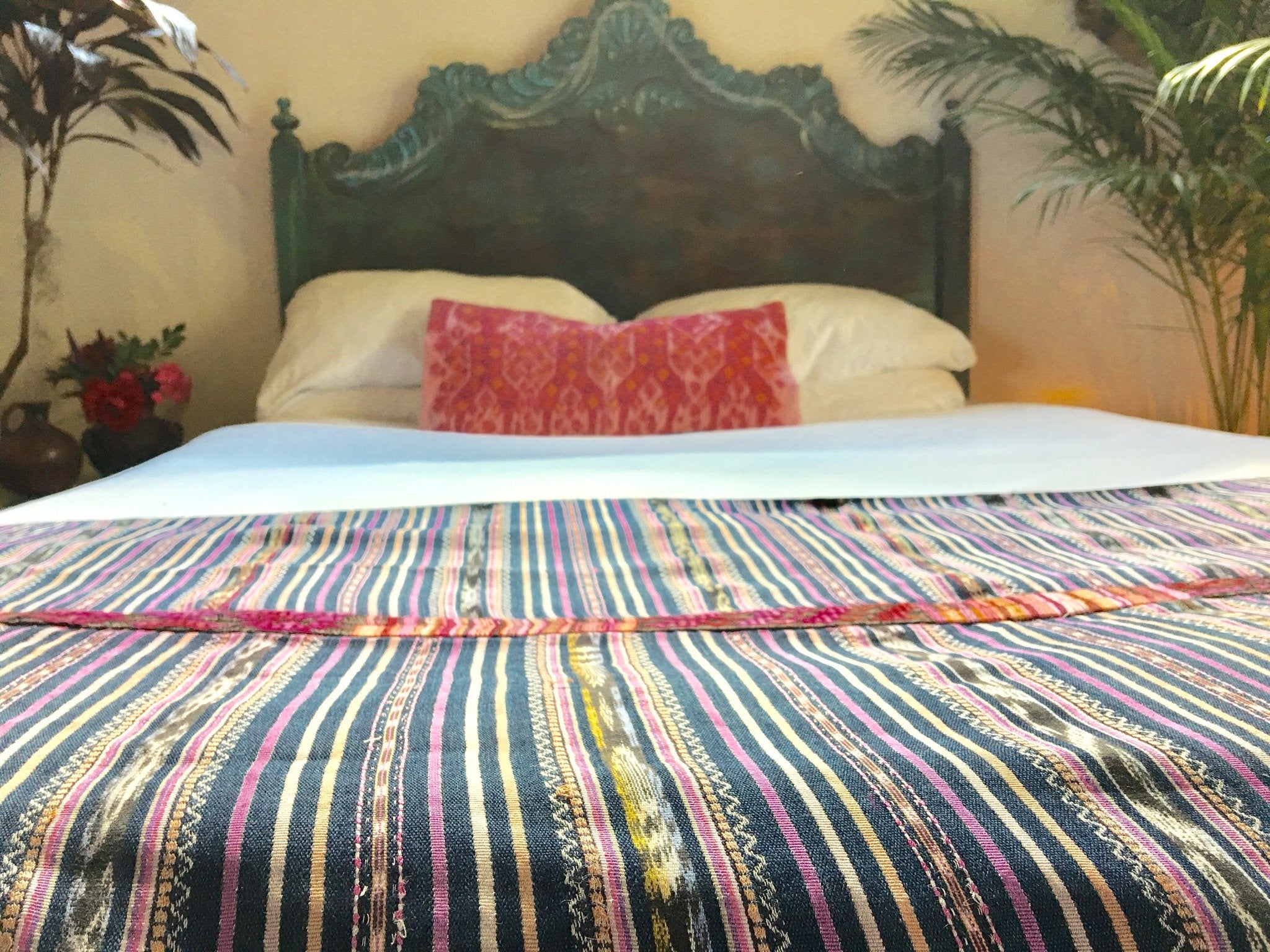 Guatemalan textiles, ikat pillow - Lamour Artisans