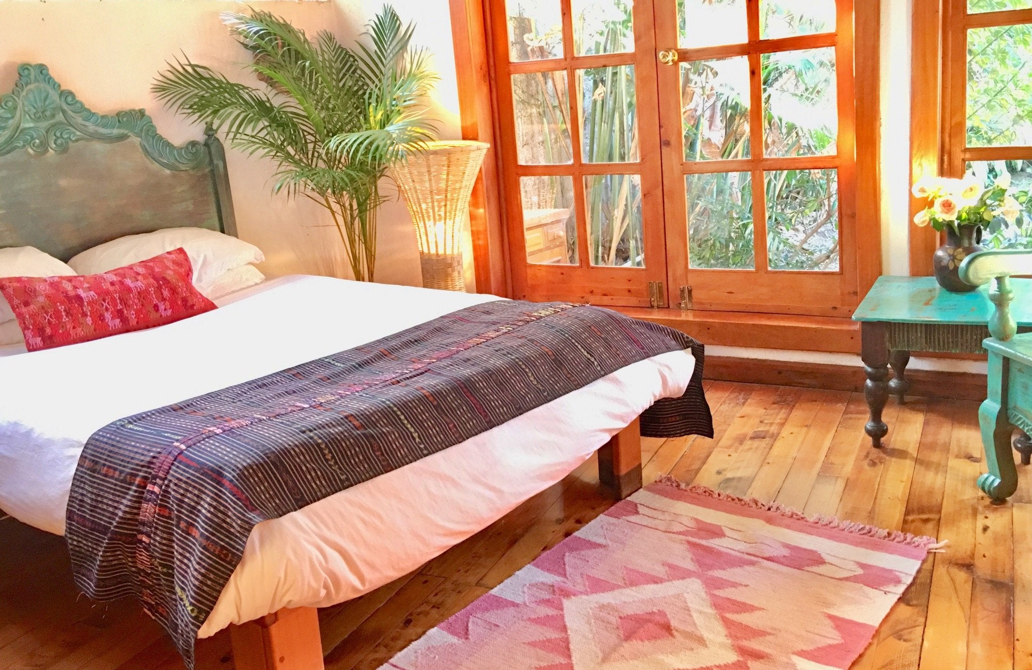 Guatemalan textiles, ikat pillow - Lamour Artisans