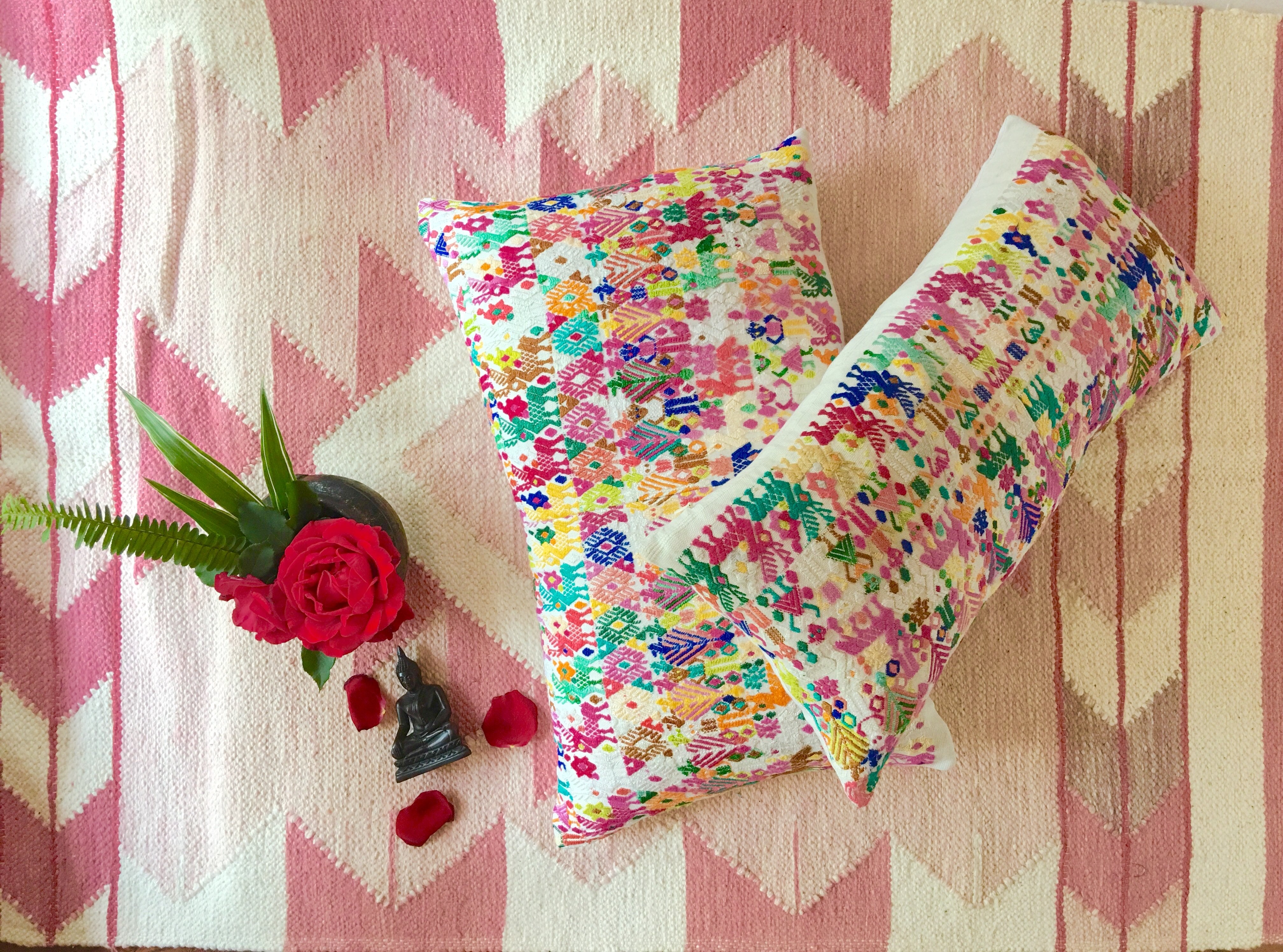 Guatemalan textiles, huipil pillow - Lamour Artisans