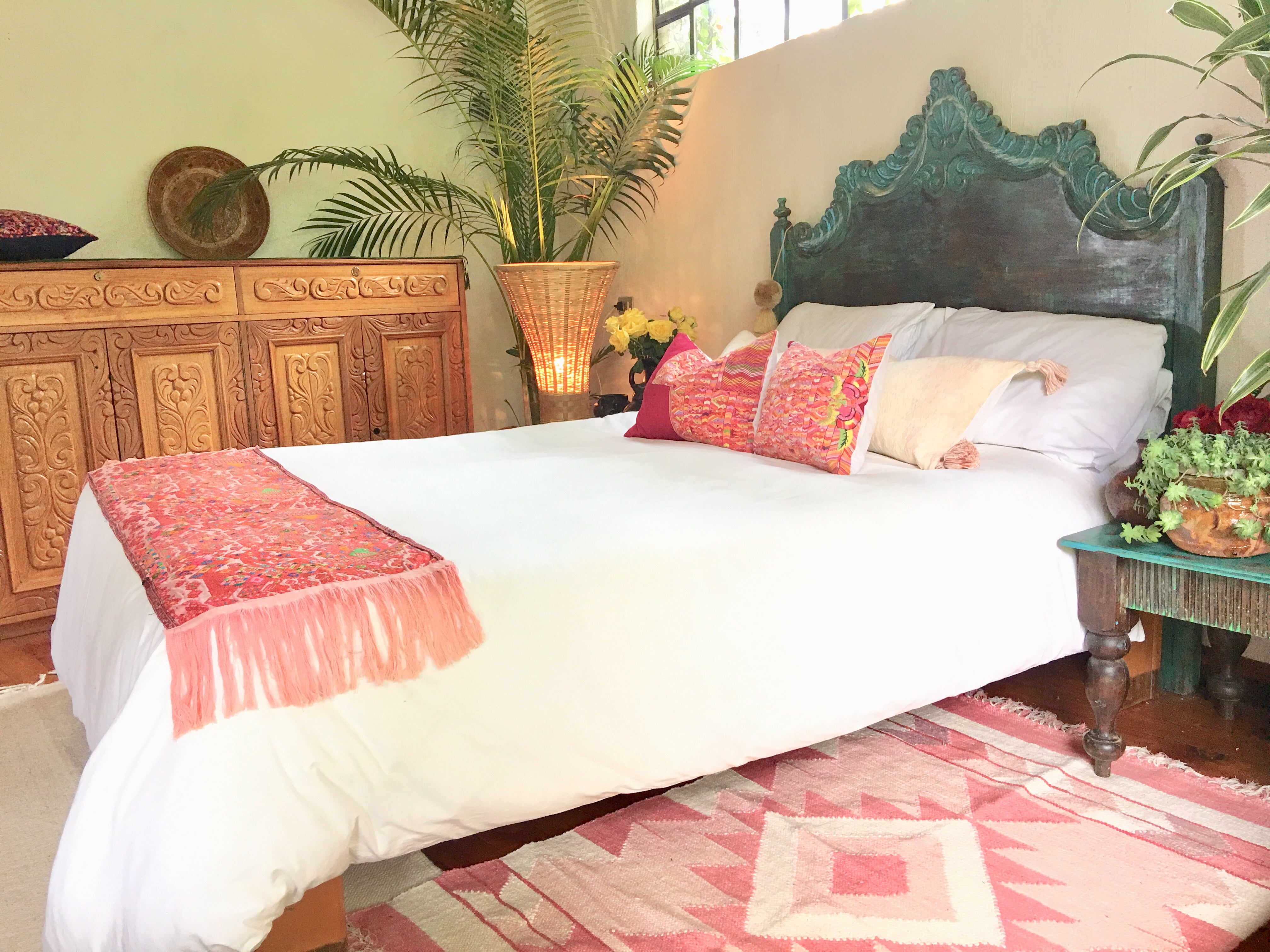 Guatemalan textiles, huipil pillow - Lamour Artisans
