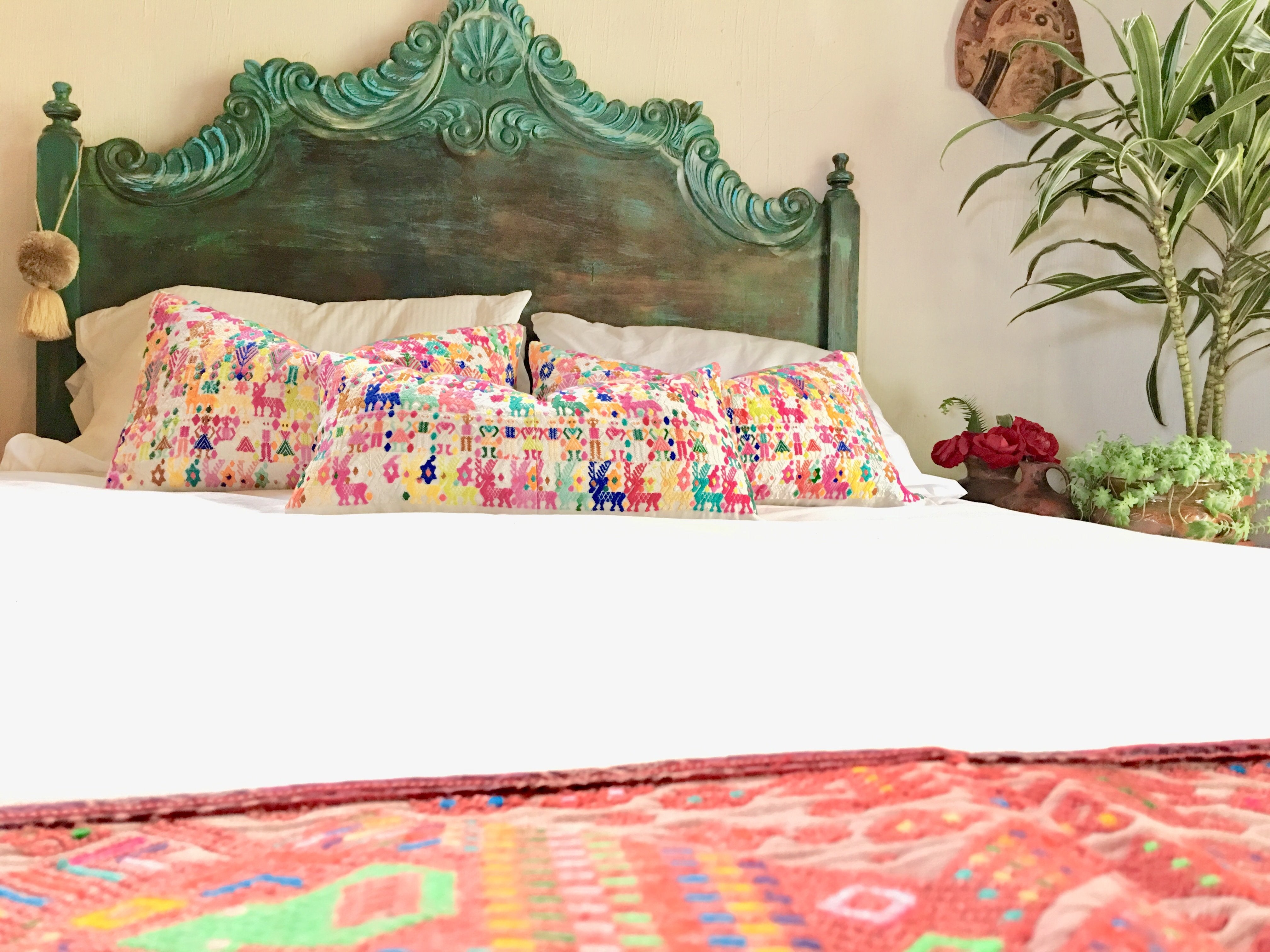 Guatemalan textiles, huipil pillow - Lamour Artisans