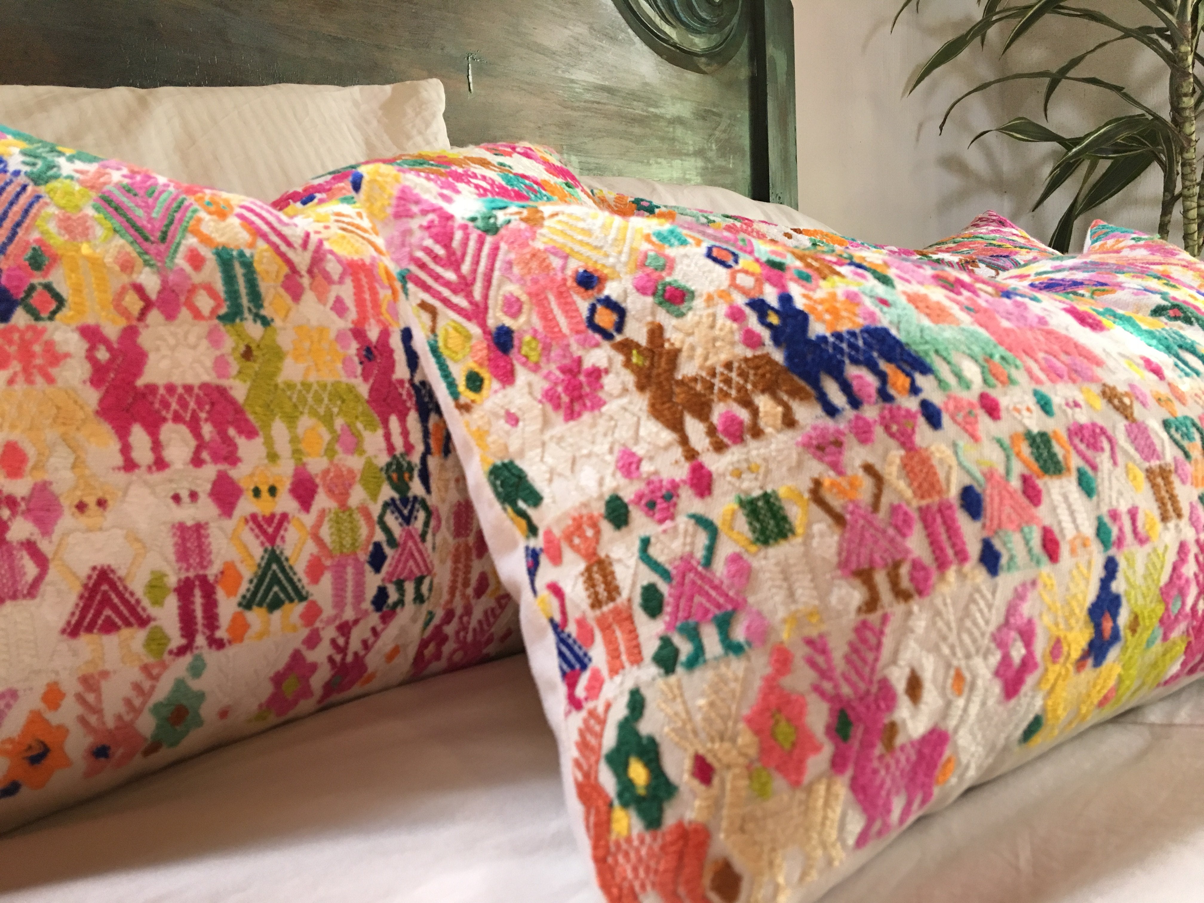 Guatemalan textiles, huipil pillow - Lamour Artisans