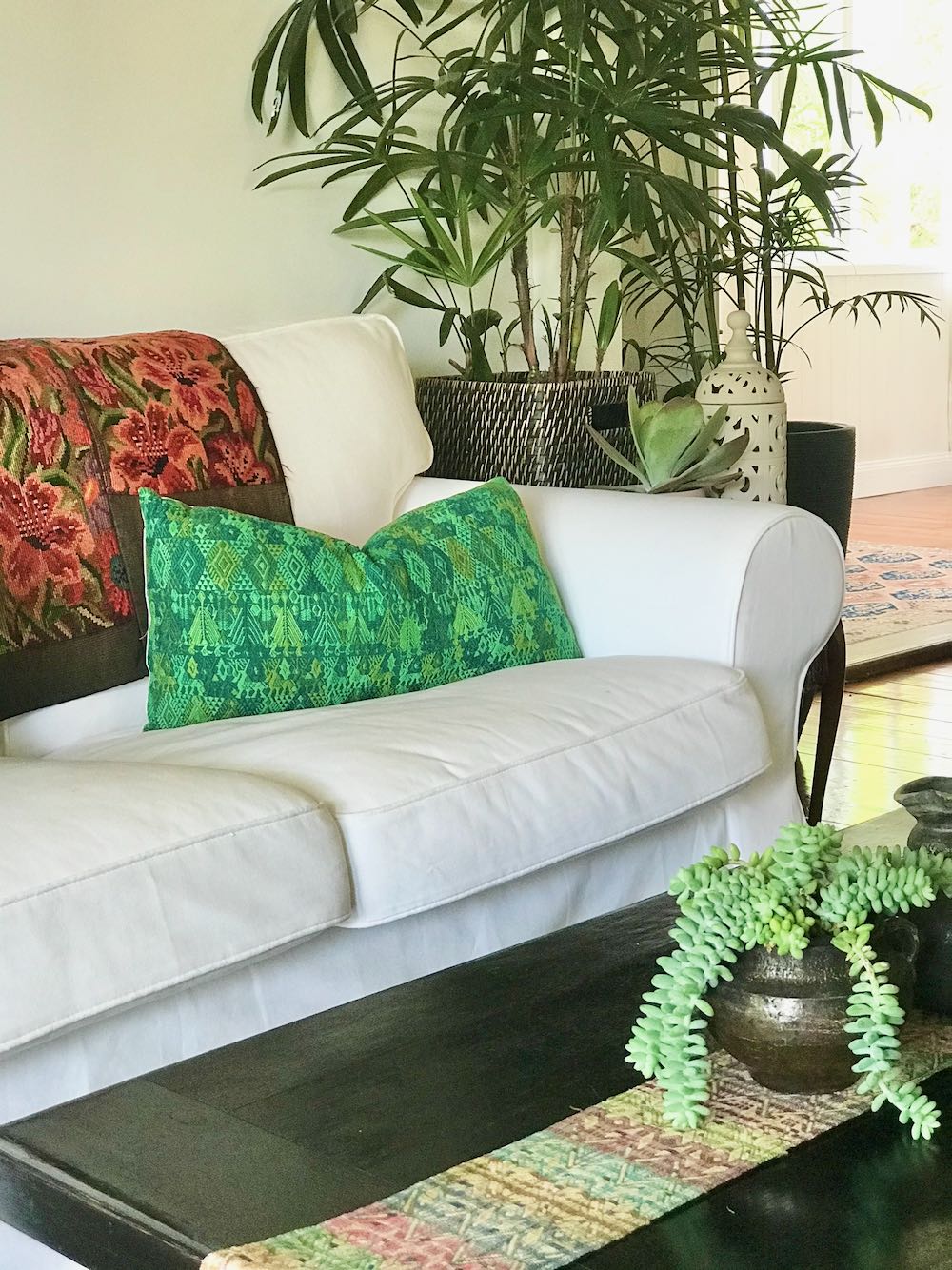 Guatemalan textiles, huipil pillow - Lamour Artisans