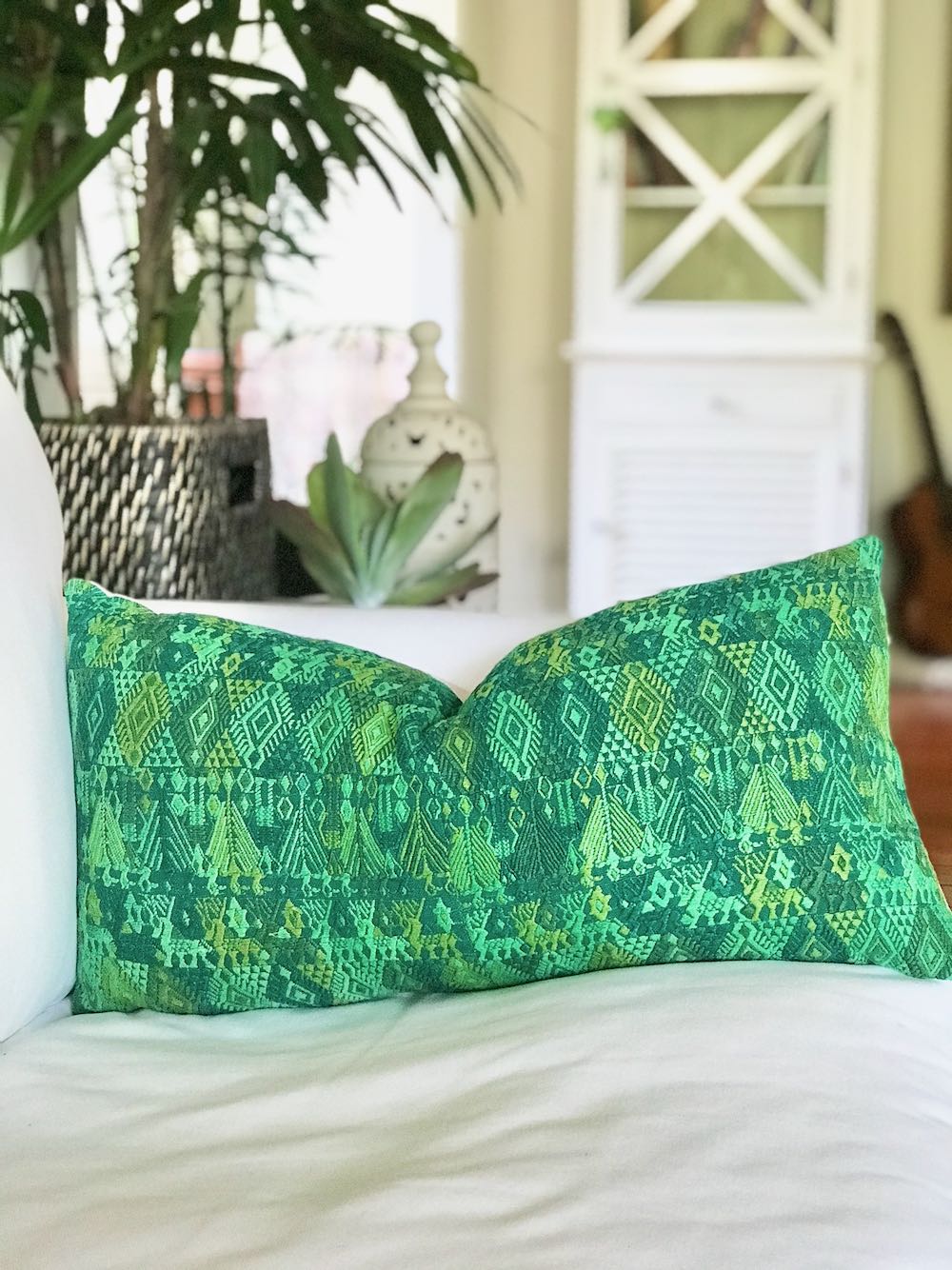 Guatemalan textiles, huipil pillow - Lamour Artisans