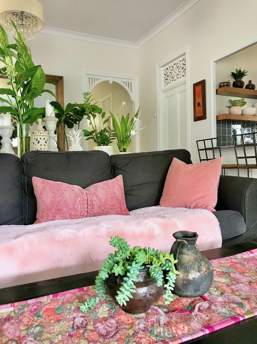 Guatemalan textiles, huipil pillow - Lamour Artisans