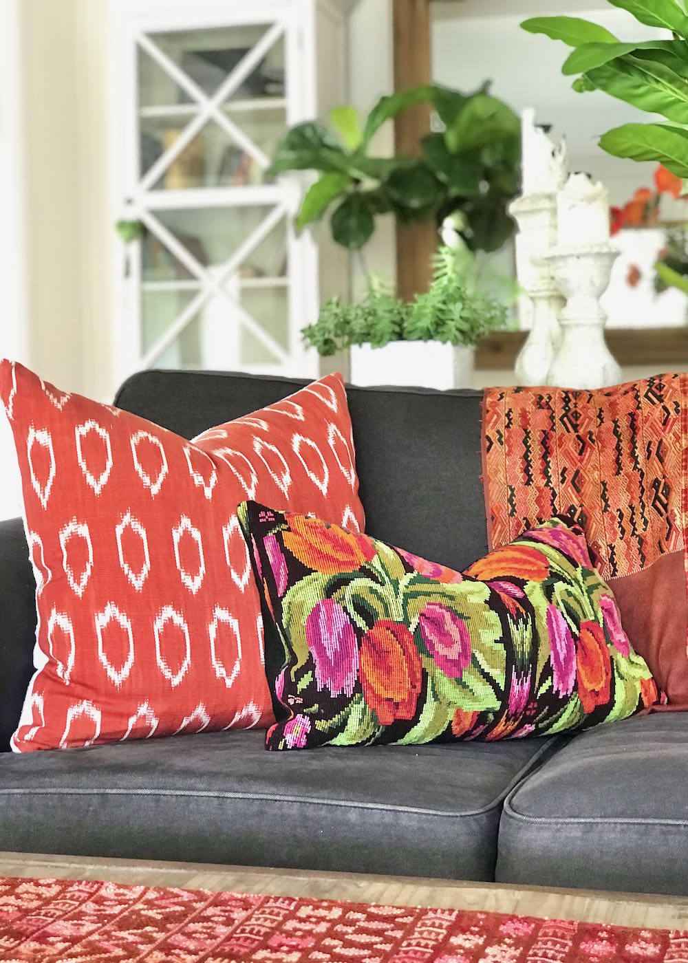 Guatemalan textiles, huipil pillow - Lamour Artisans