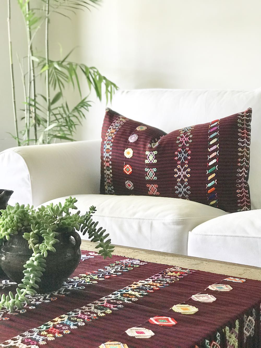 Guatemalan textiles, huipil pillow - Lamour Artisans