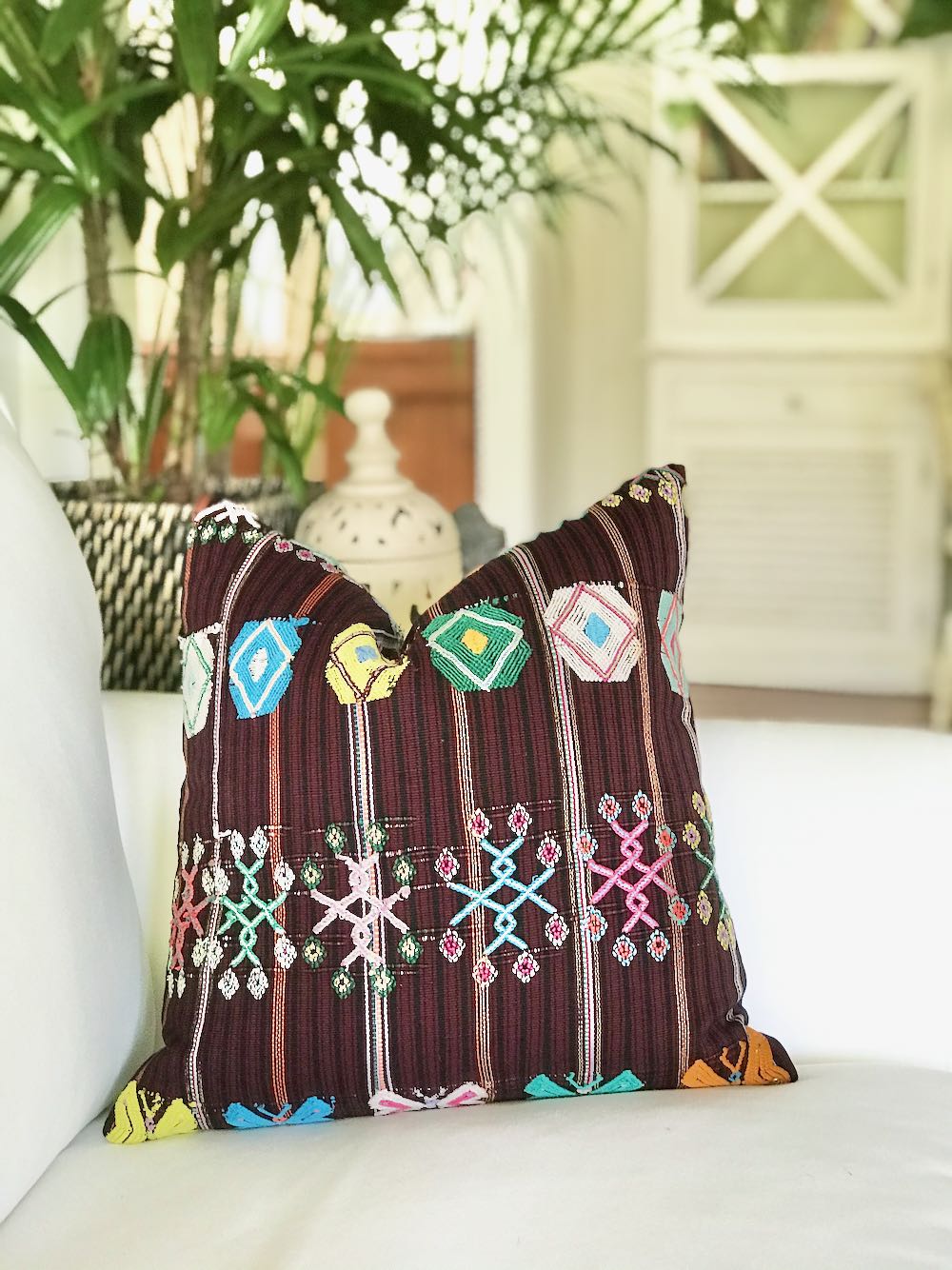 Guatemalan textiles, huipil pillow - Lamour Artisans