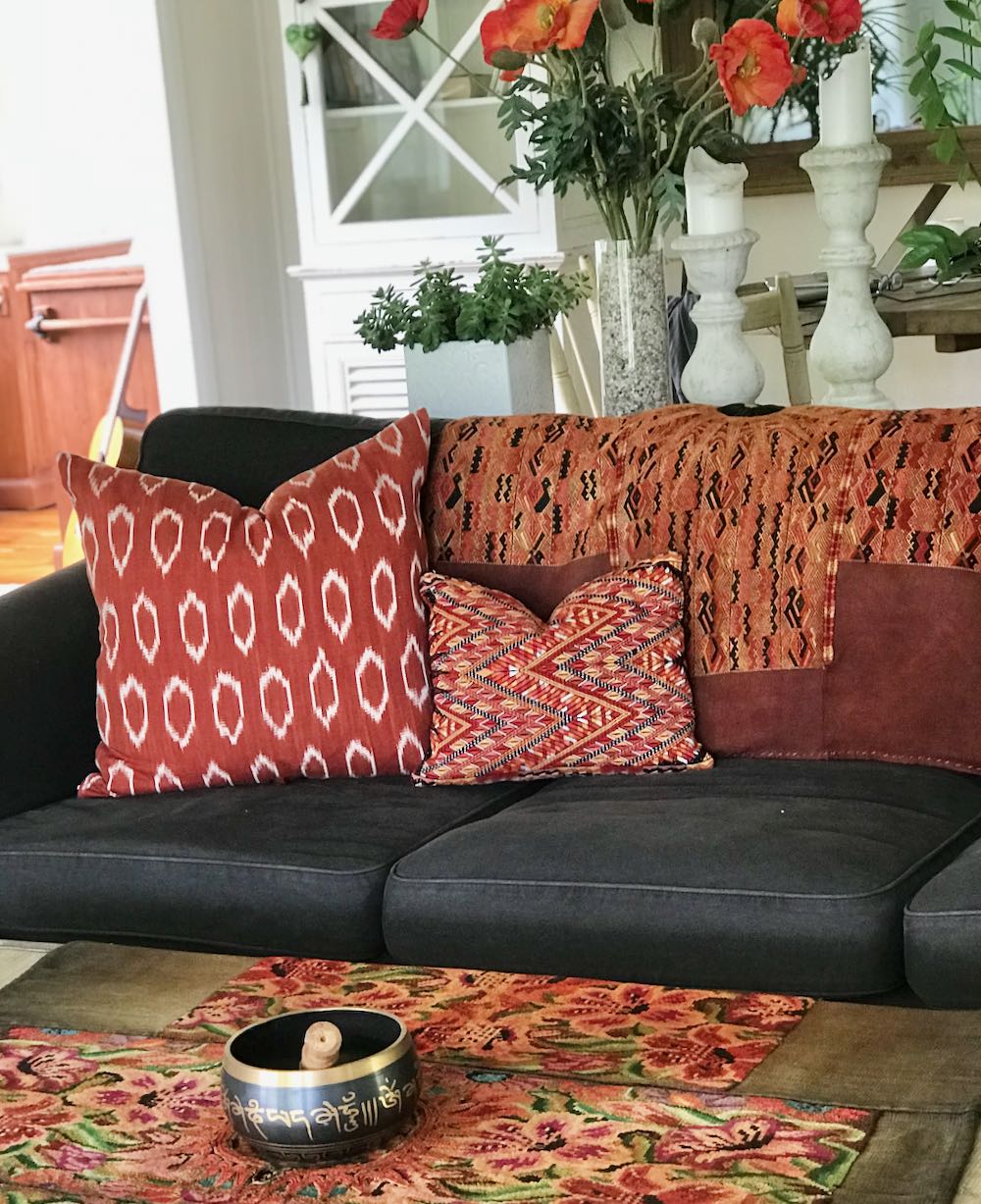 Guatemalan textiles, huipil pillow - Lamour Artisans