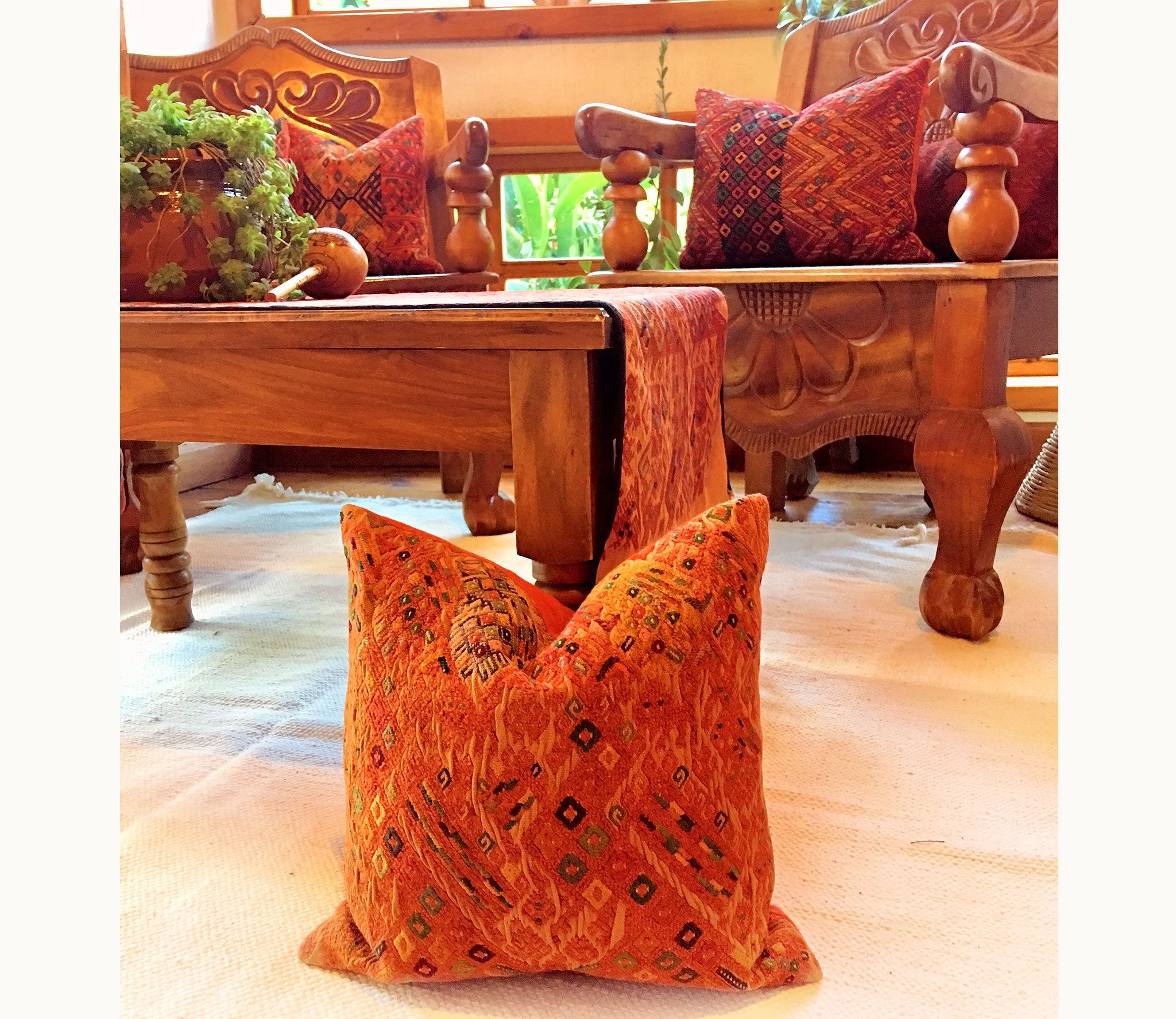 Guatemalan textiles, huipil pillow - Lamour Artisans