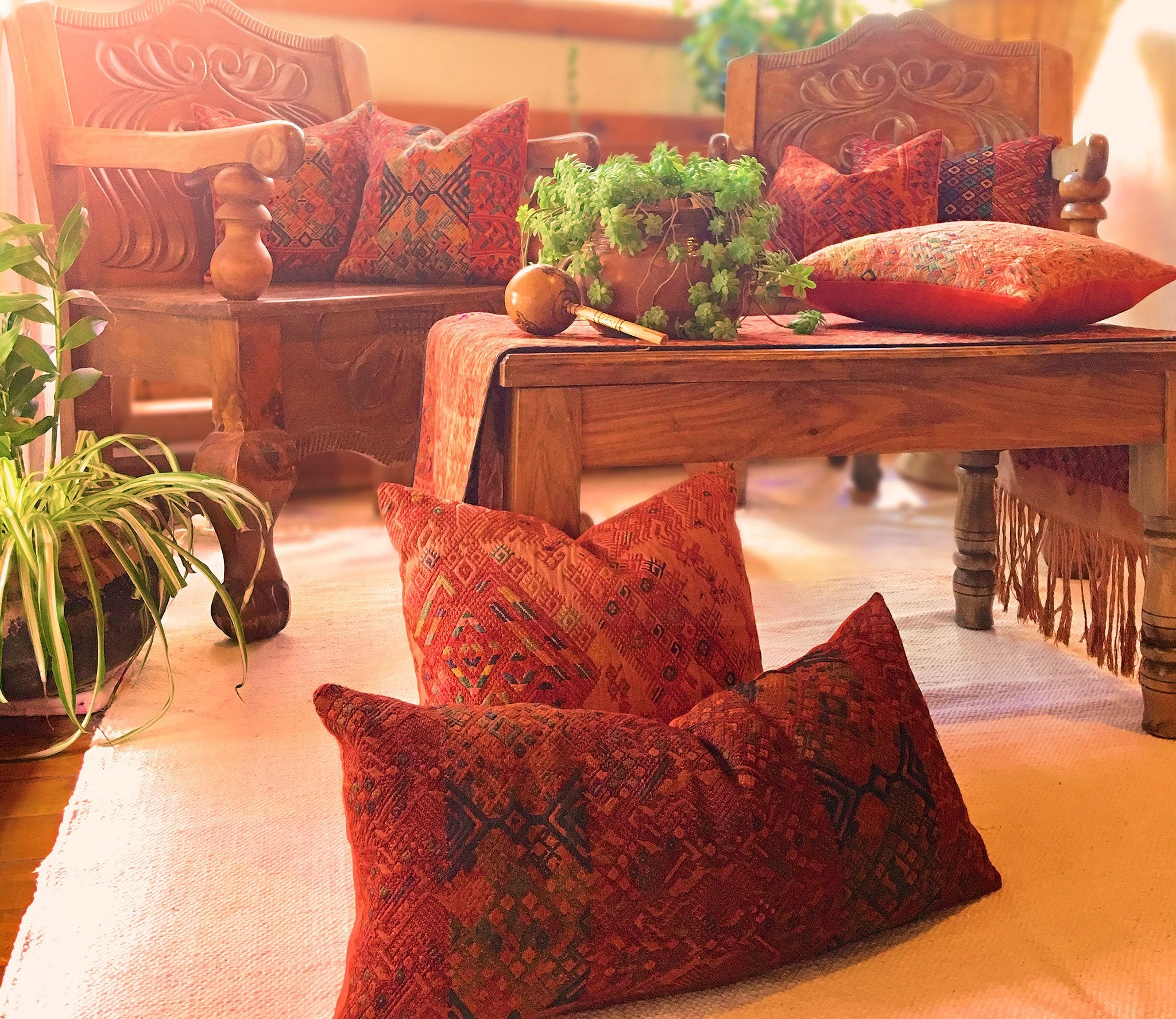 Guatemalan textiles, huipil pillow - Lamour Artisans