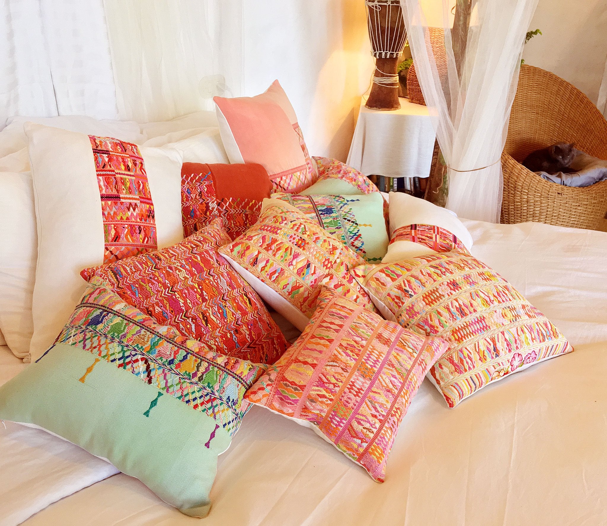 Guatemalan textiles, huipil pillow - Lamour Artisans