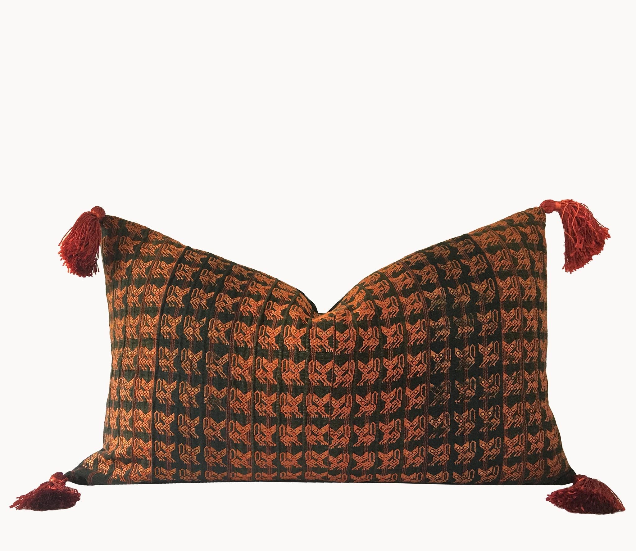 Guatemalan textiles, huipil pillow - Lamour Artisans
