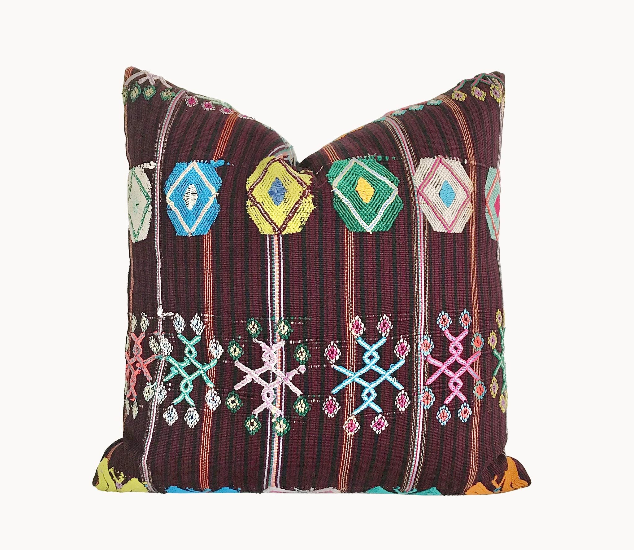 Guatemalan textiles, huipil pillow - Lamour Artisans