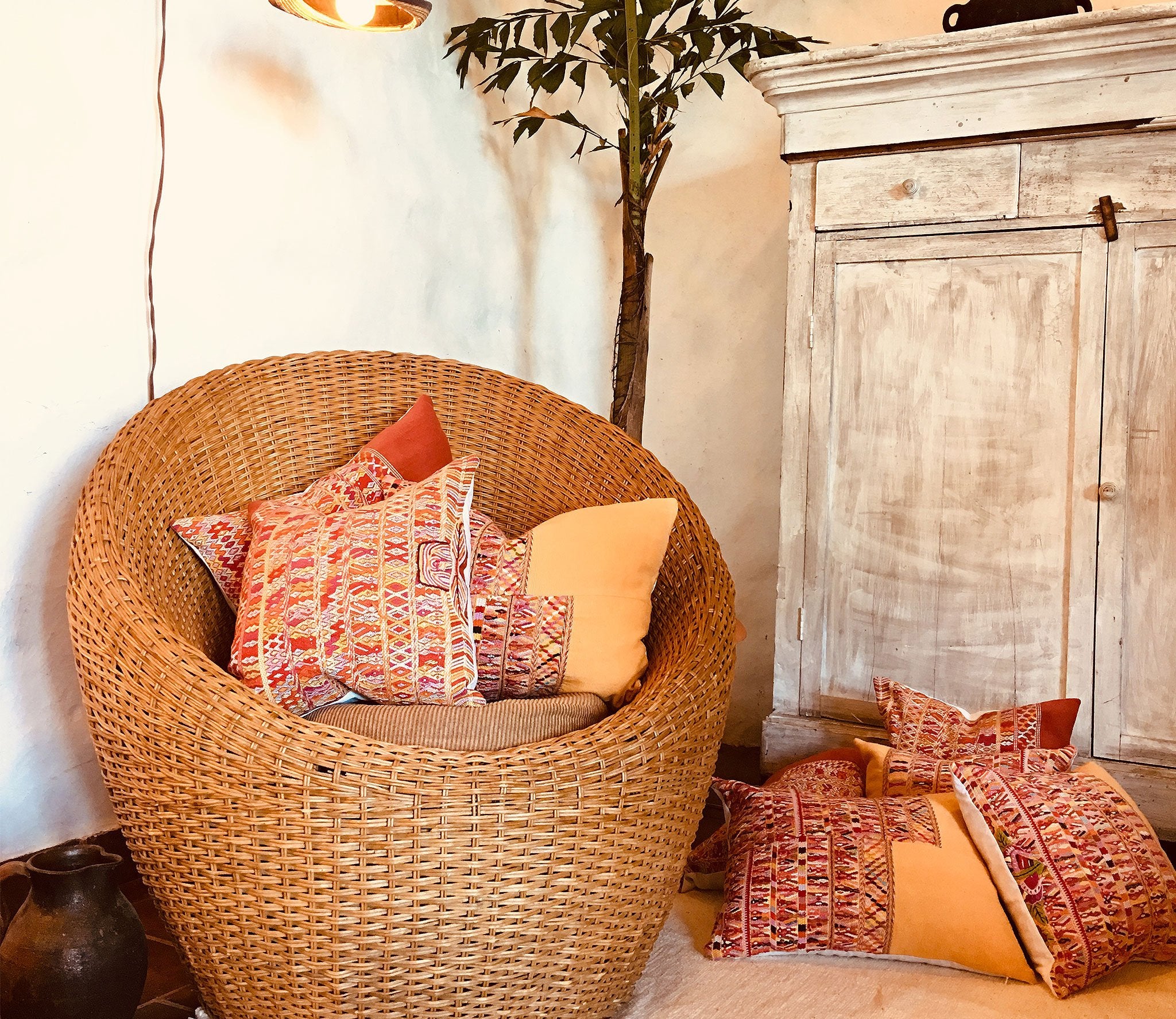 Guatemalan textiles, huipil pillow - Lamour Artisans