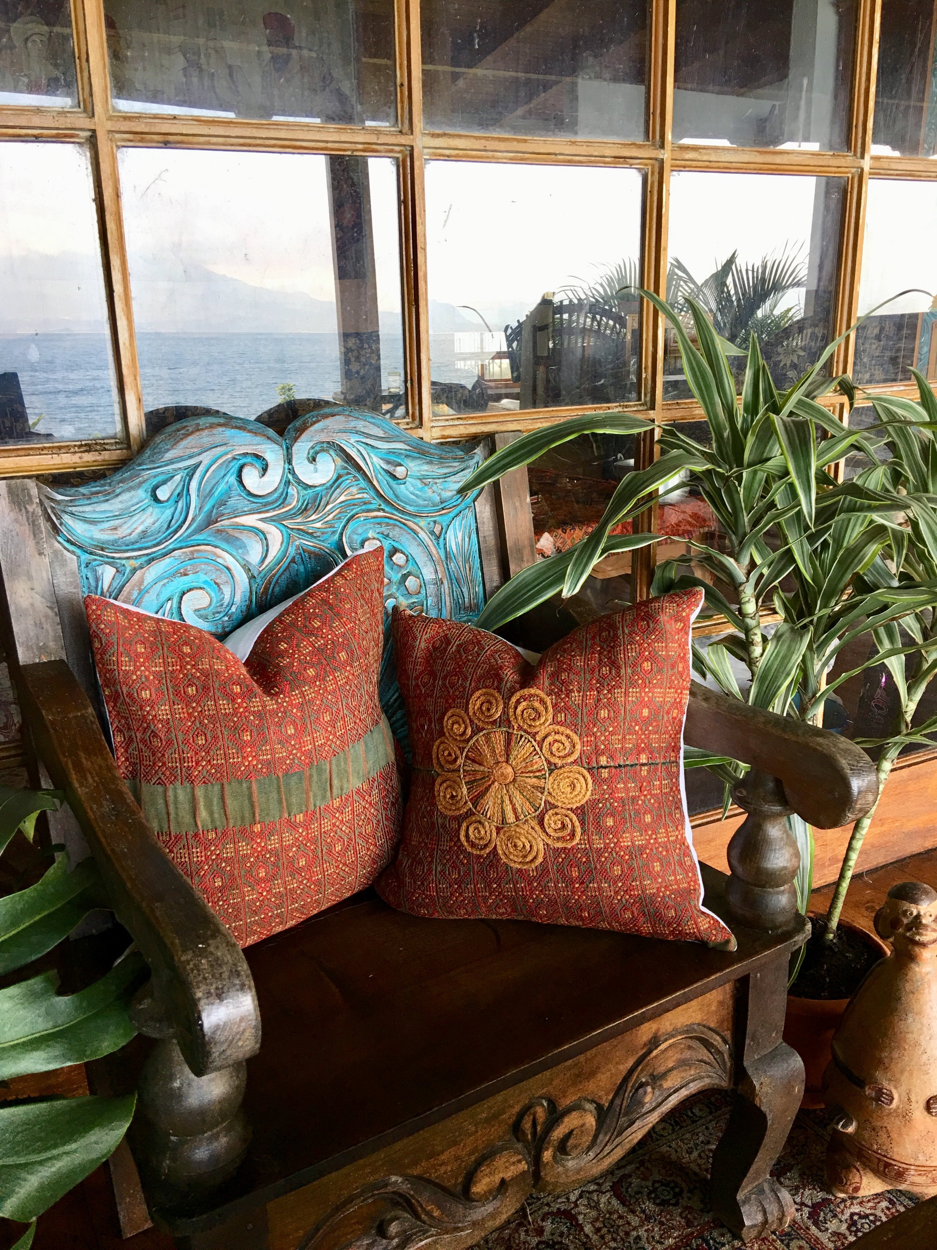 Guatemalan textiles, huipil pillow - Lamour Artisans