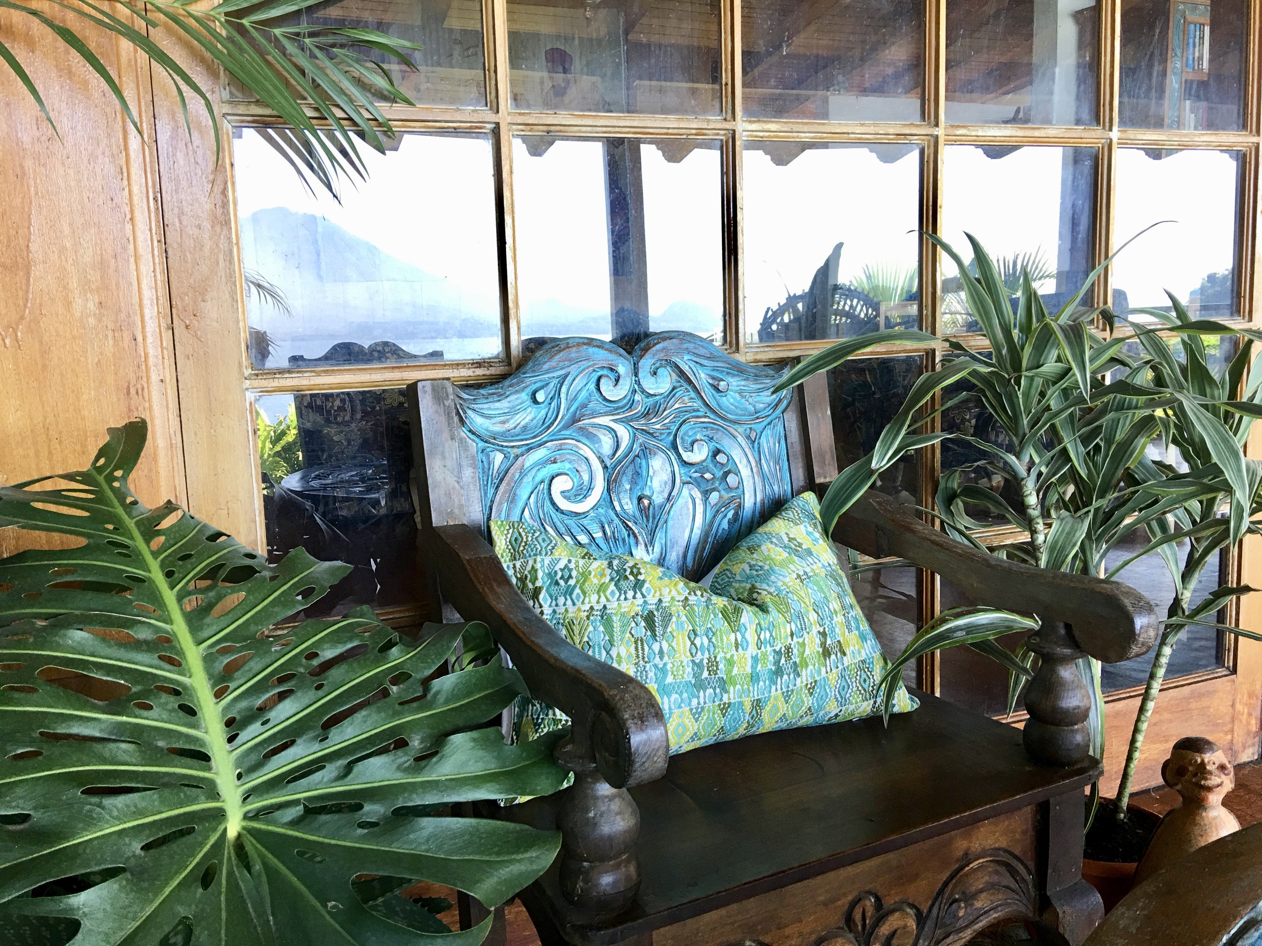 Guatemalan textiles, huipil pillow - Lamour Artisans