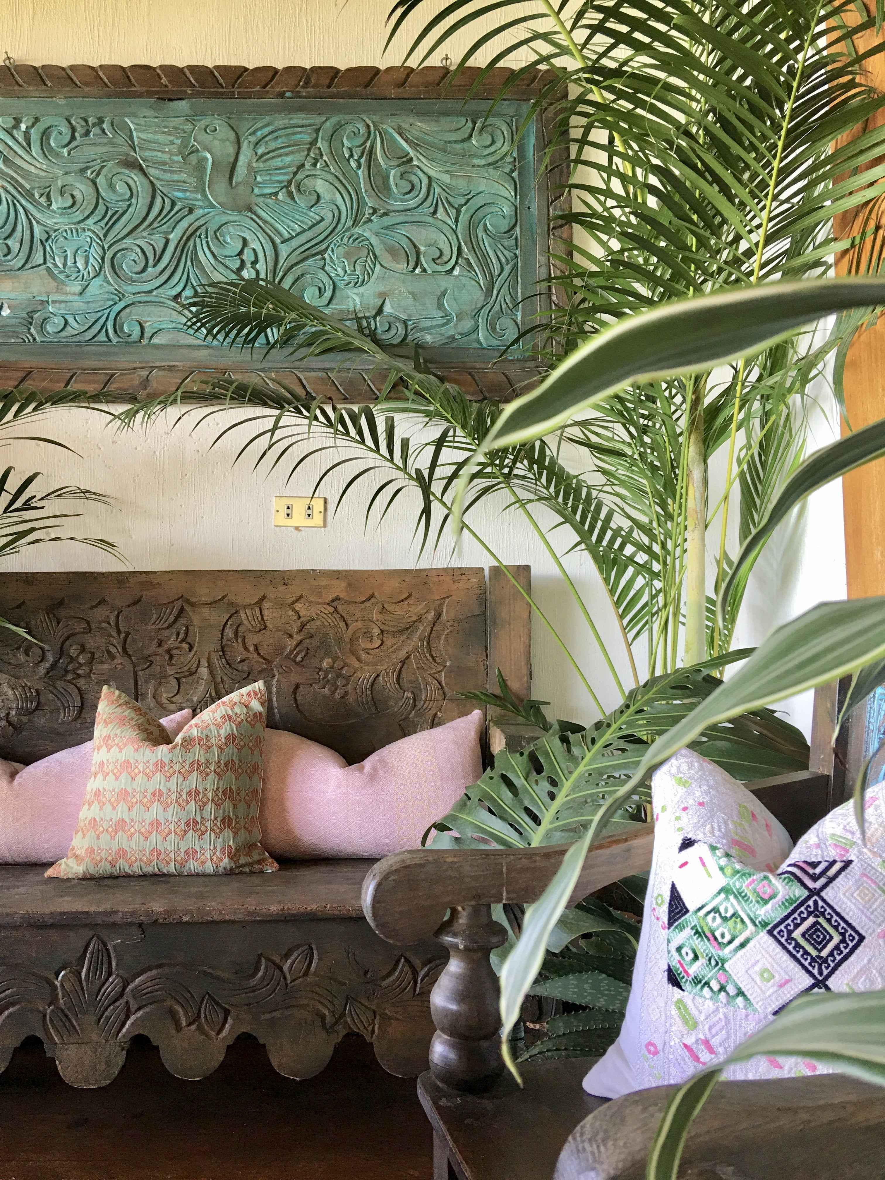 Guatemalan textiles, huipil pillow - Lamour Artisans