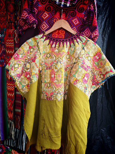 4 Chichi huipiles para Mucy