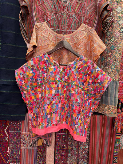 2 huipiles y 2 cortes para abril