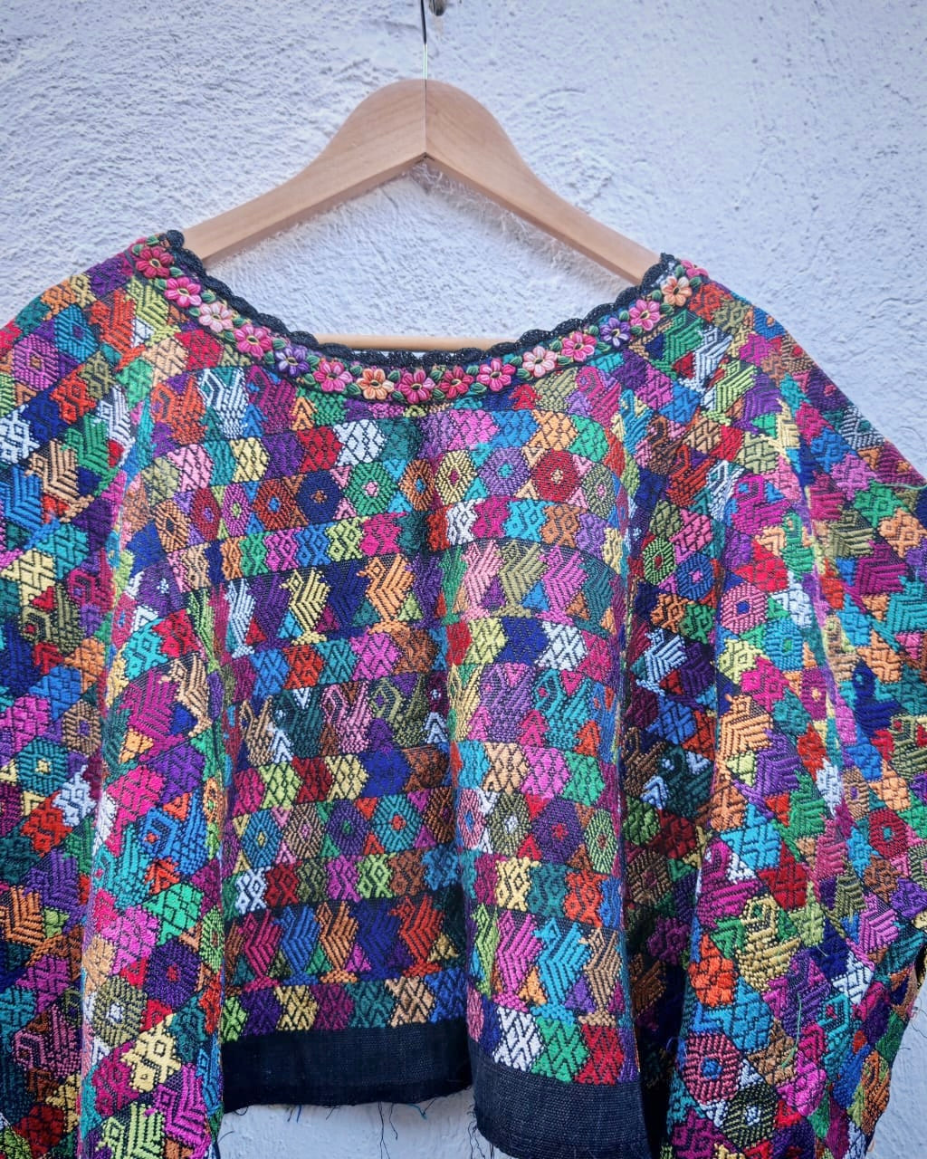 Colorful Coban with adorable neckline