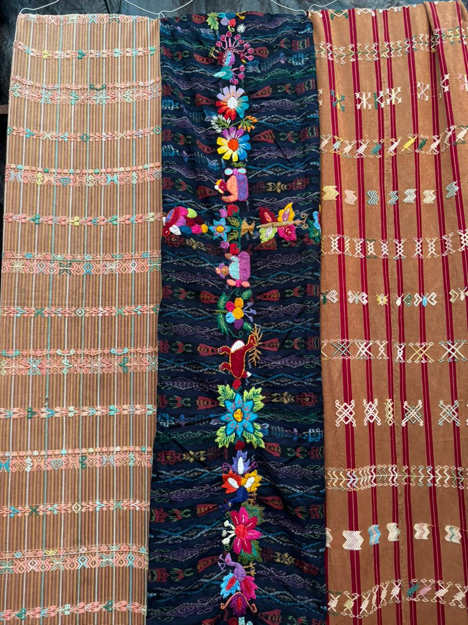 (Reserved for Sarah) Indigo Chichi corte with fabulous randa