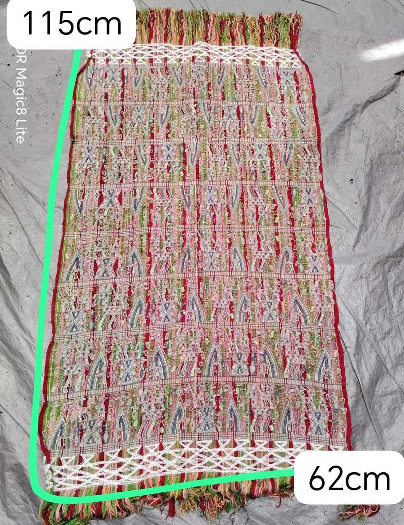 Red and green on beige Nebaj tzute #5-29