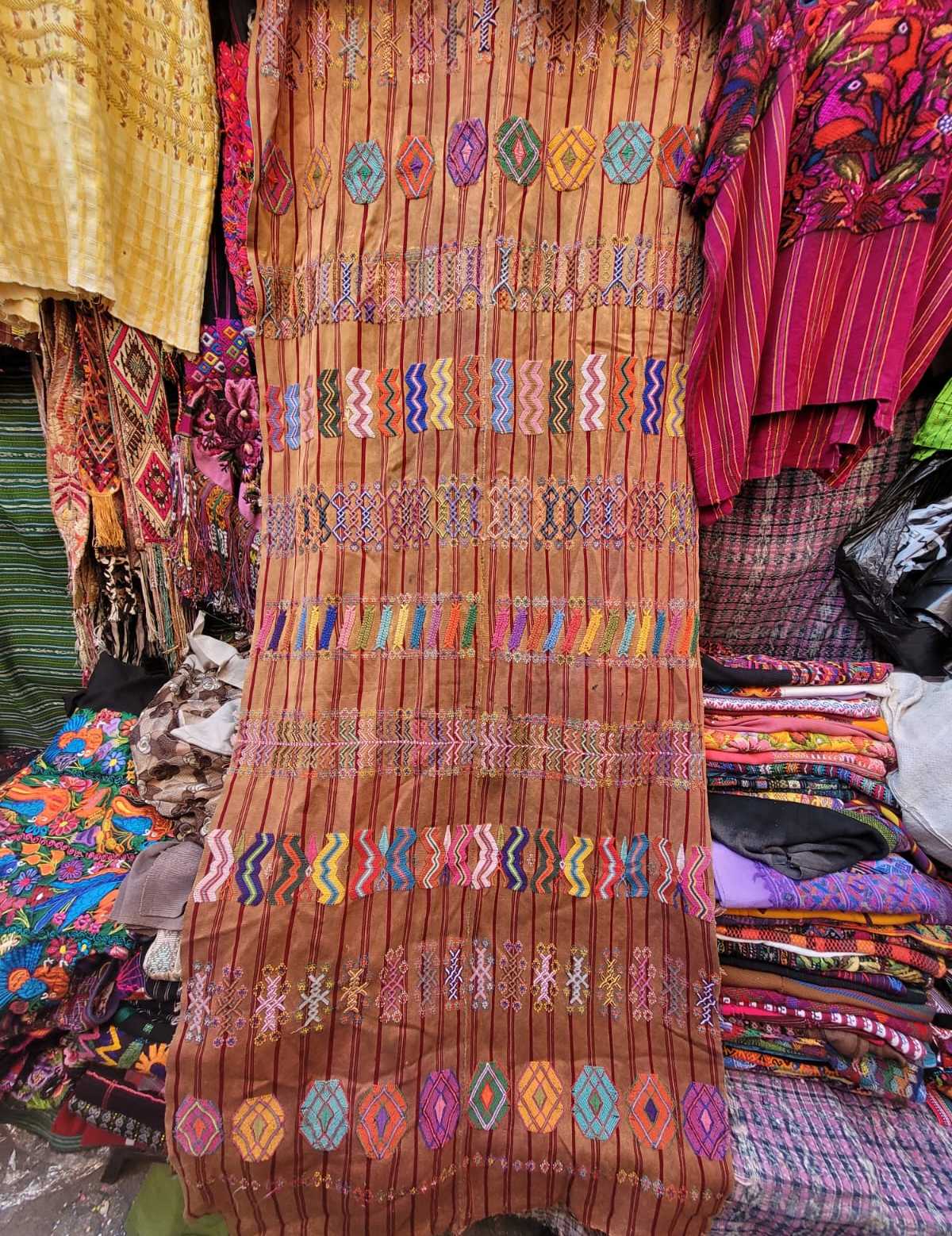 Colourful on light brown Colotenango corte #2-32