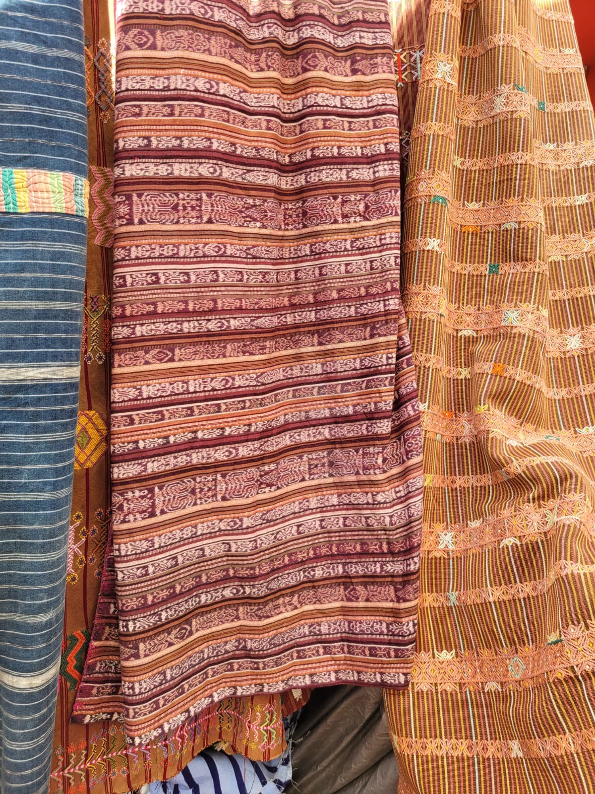 Coral jaspè ikat corte for April