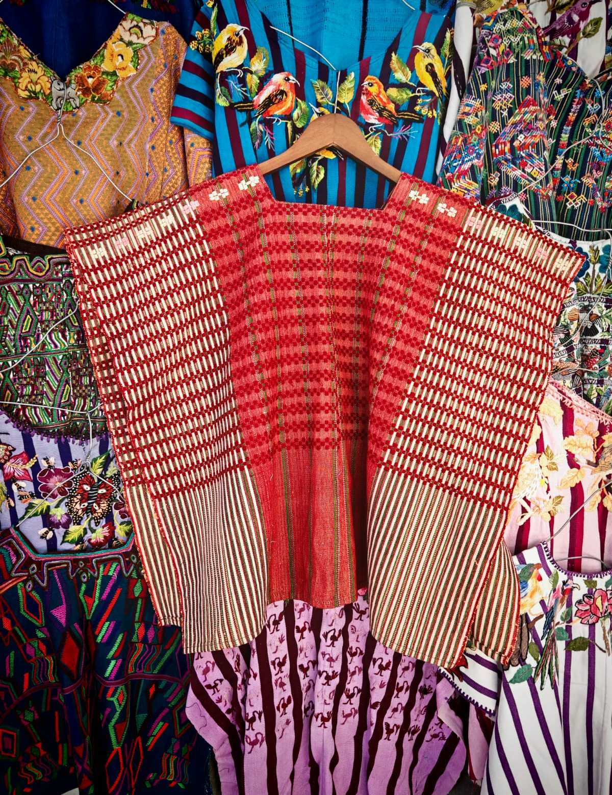 Huipil Colotenango rojo y blanco #2-22