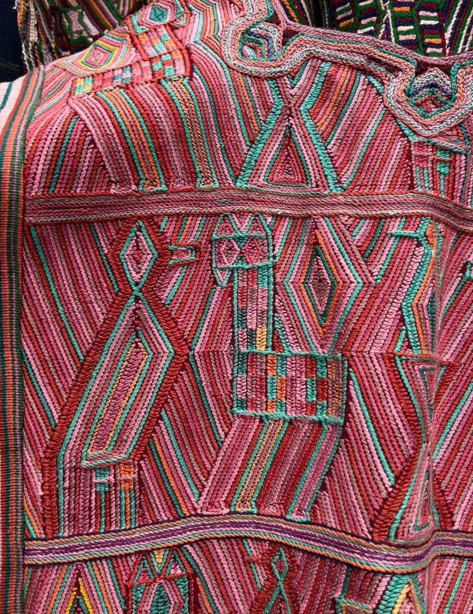 Huipil Nebaj coral y turquesa #2-37