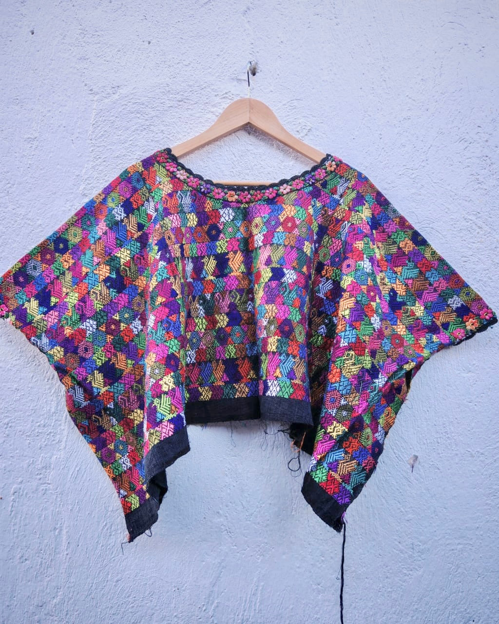 Colorful Coban with adorable neckline