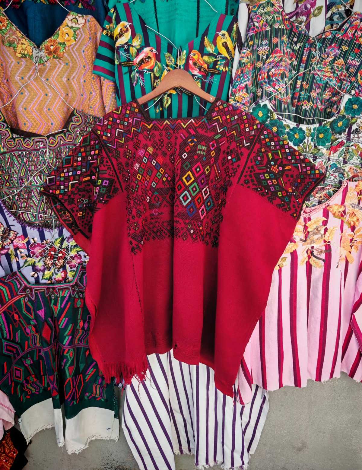 (Reservado para Jamie) Huipil Chichi rojo y burdeos #2-14