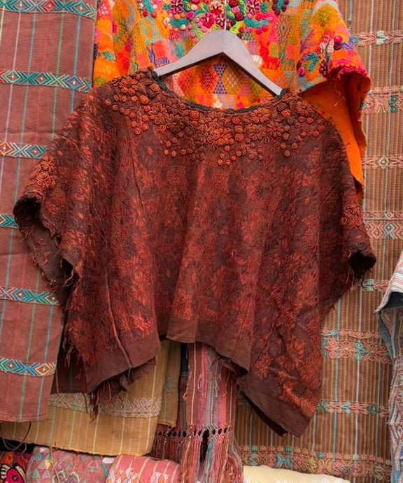Huipil cobán marrón