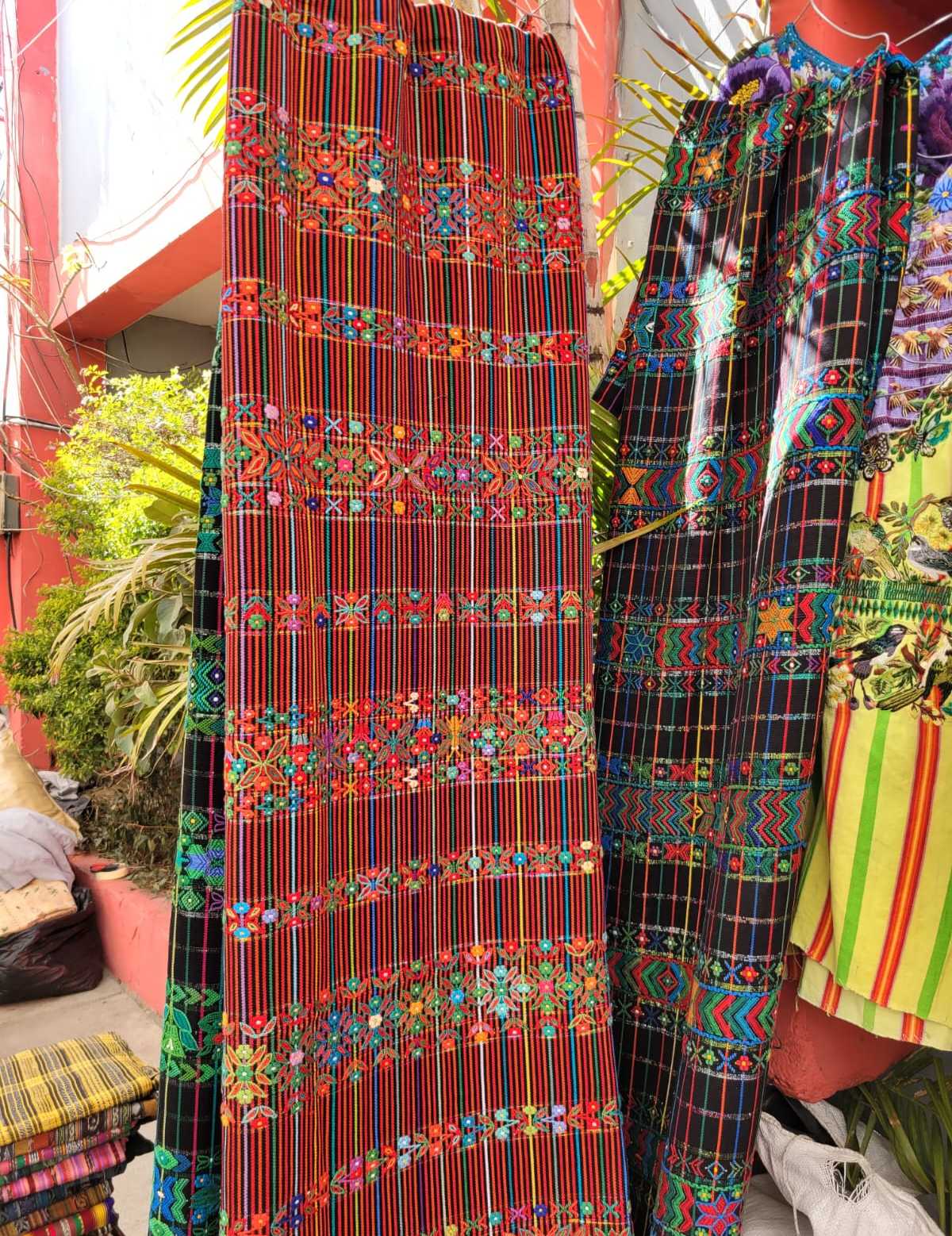 Colourful Aguacatan corte #3-77